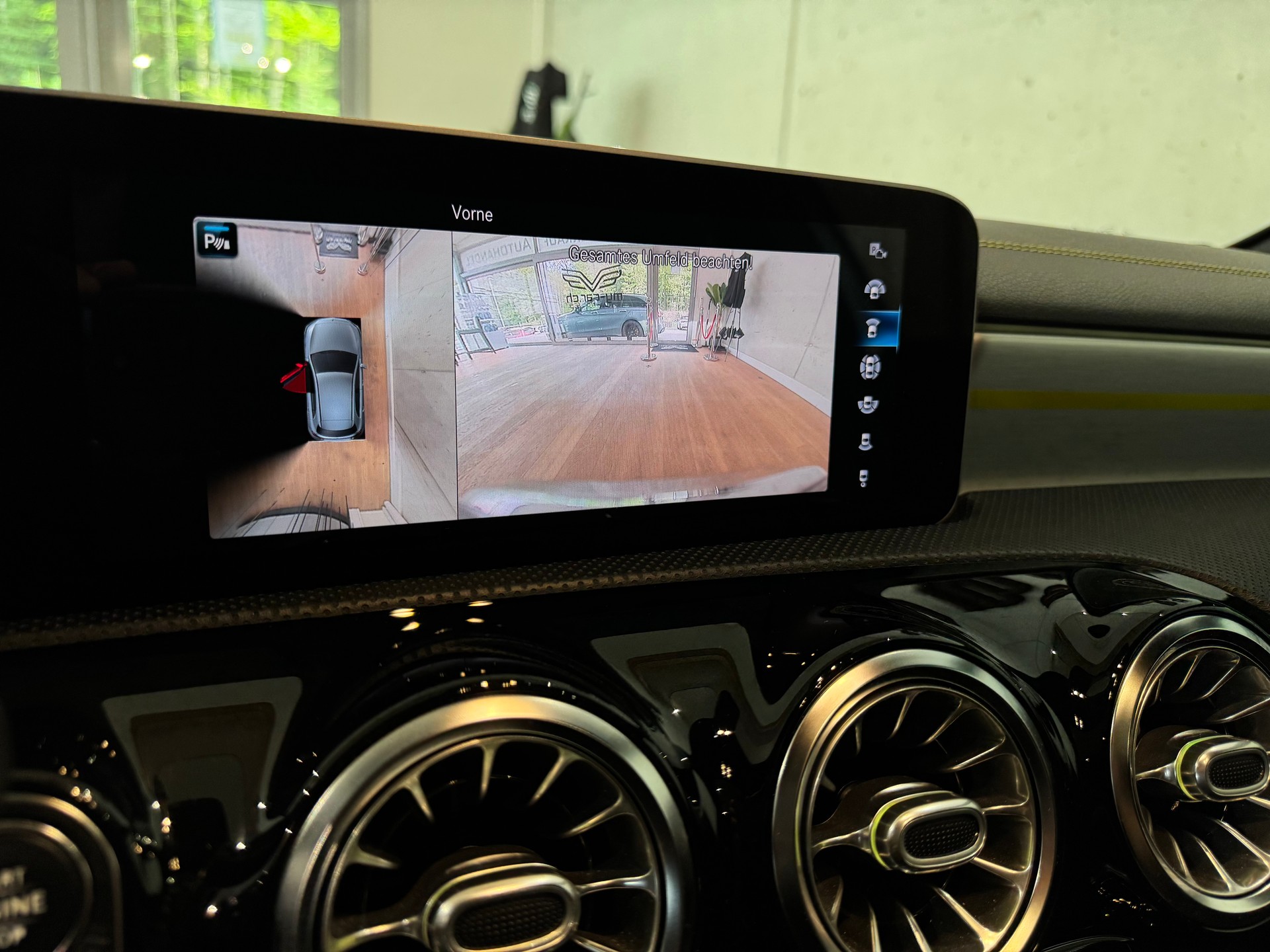 MERCEDES-BENZ A 220 AMG Line EDITION 1 7G-DCT 4Matic || BURMESTER || 360 || PANORAMA-image-27