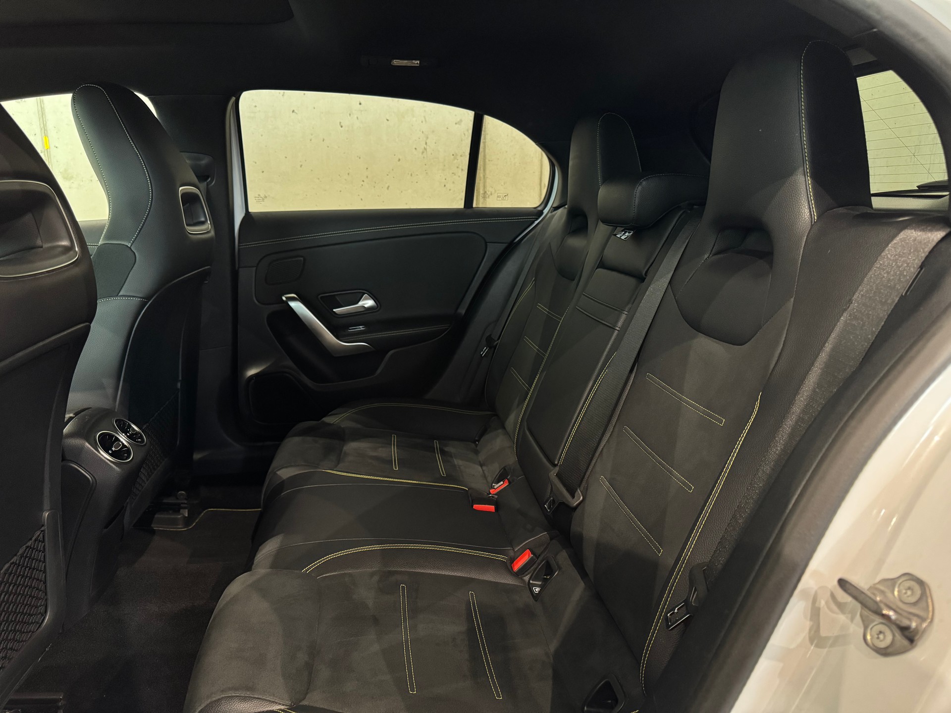 MERCEDES-BENZ A 220 AMG Line EDITION 1 7G-DCT 4Matic || BURMESTER || 360 || PANORAMA-image-30
