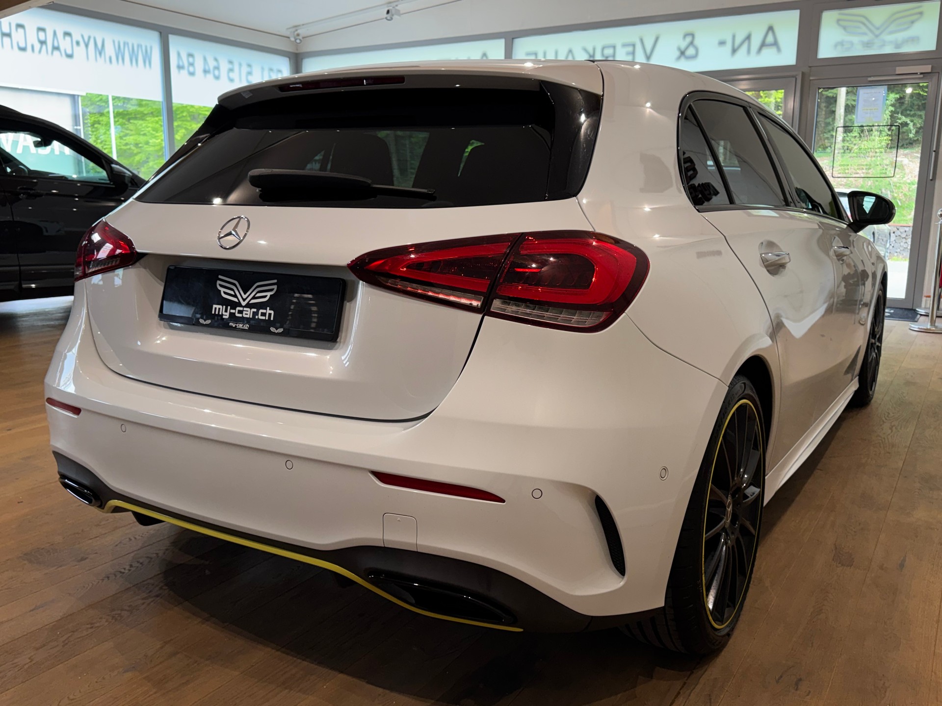 MERCEDES-BENZ A 220 AMG Line EDITION 1 7G-DCT 4Matic || BURMESTER || 360 || PANORAMA-image-11