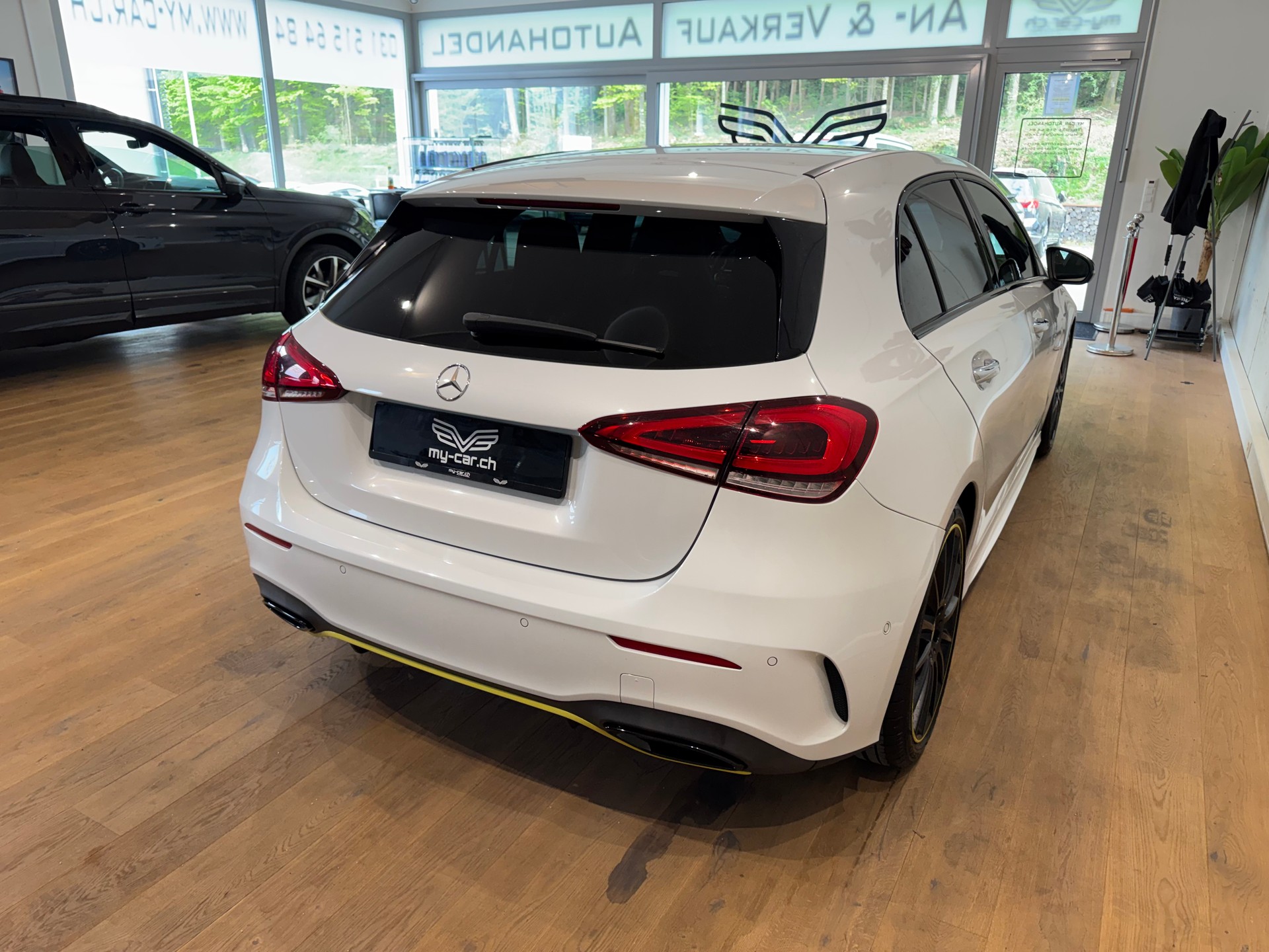 MERCEDES-BENZ A 220 AMG Line EDITION 1 7G-DCT 4Matic || BURMESTER || 360 || PANORAMA-image-12
