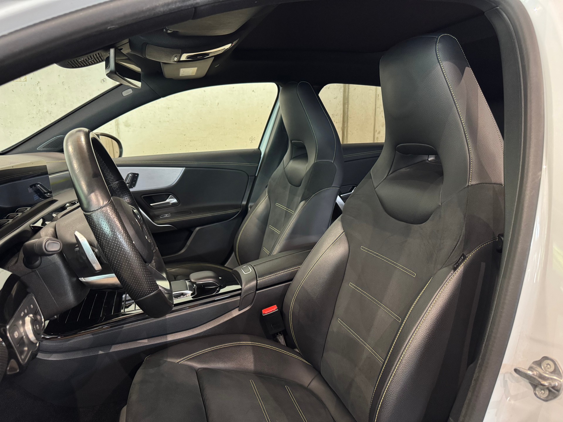 MERCEDES-BENZ A 220 AMG Line EDITION 1 7G-DCT 4Matic || BURMESTER || 360 || PANORAMA-image-19