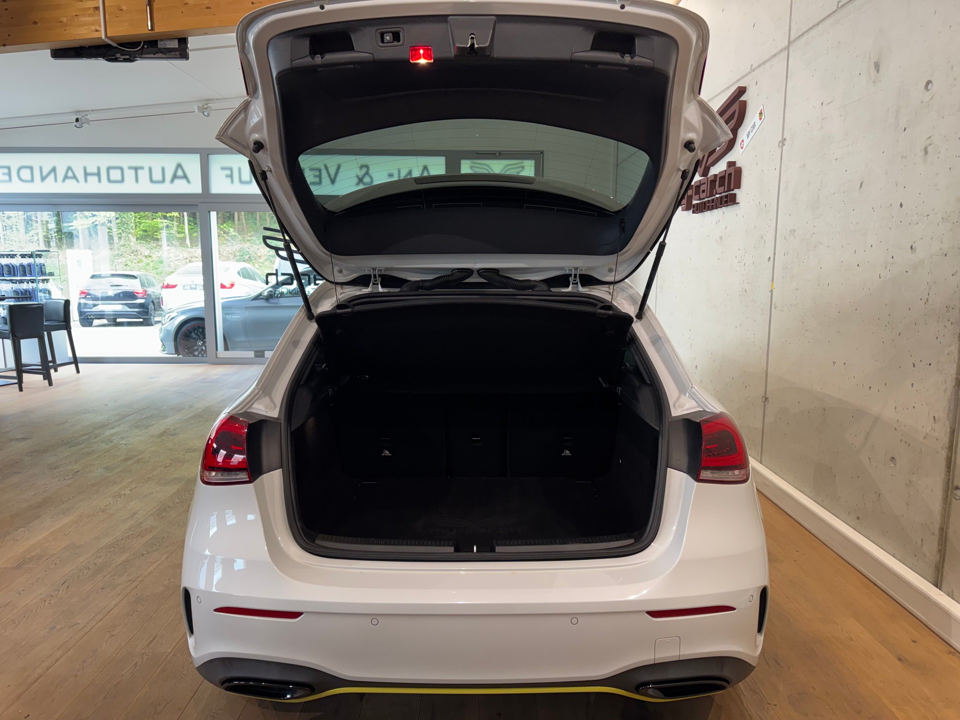 MERCEDES-BENZ A 220 AMG Line EDITION 1 7G-DCT 4Matic || BURMESTER || 360 || PANORAMA-image-9