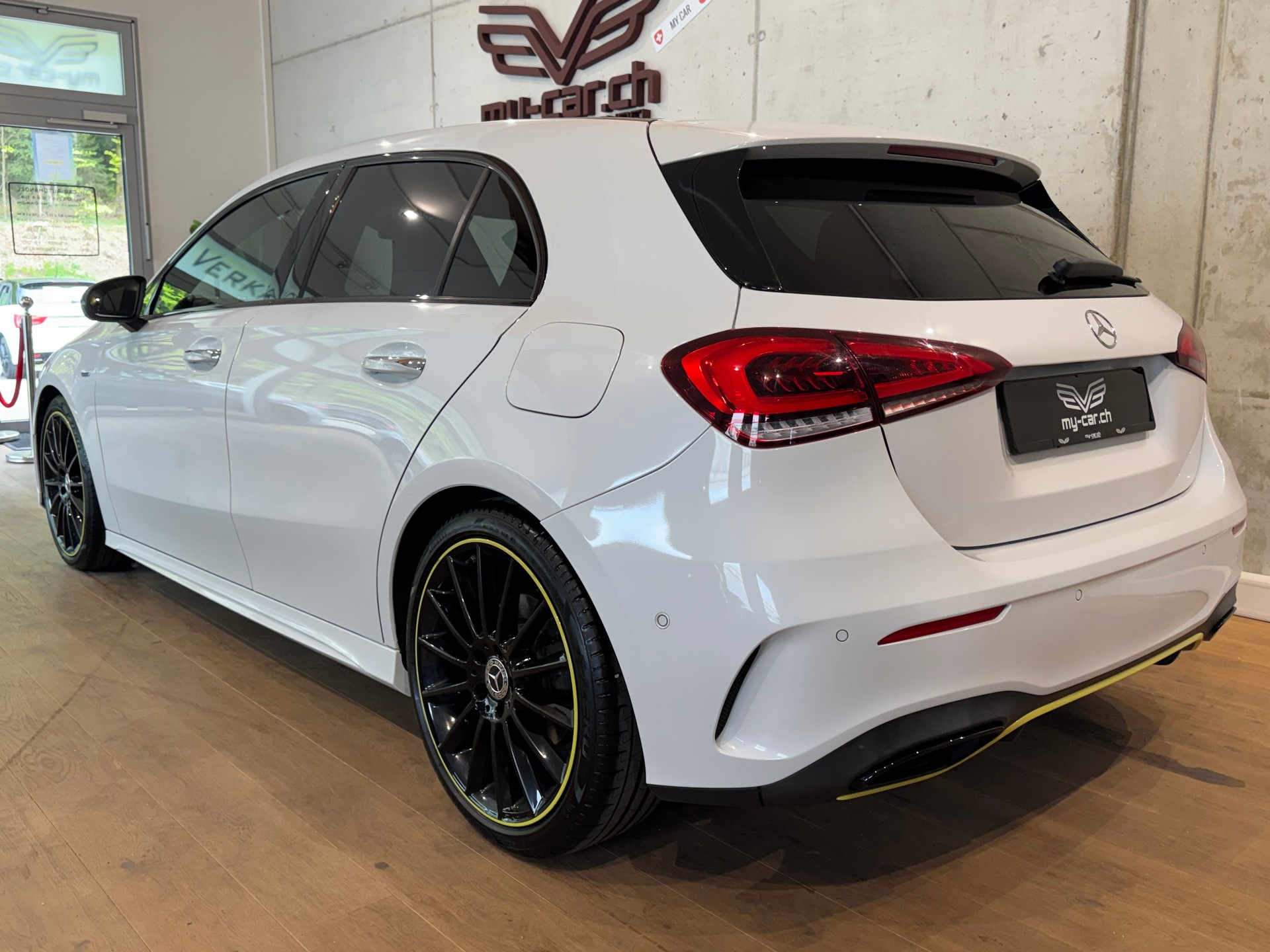 MERCEDES-BENZ A 220 AMG Line EDITION 1 7G-DCT 4Matic || BURMESTER || 360 || PANORAMA-image-6