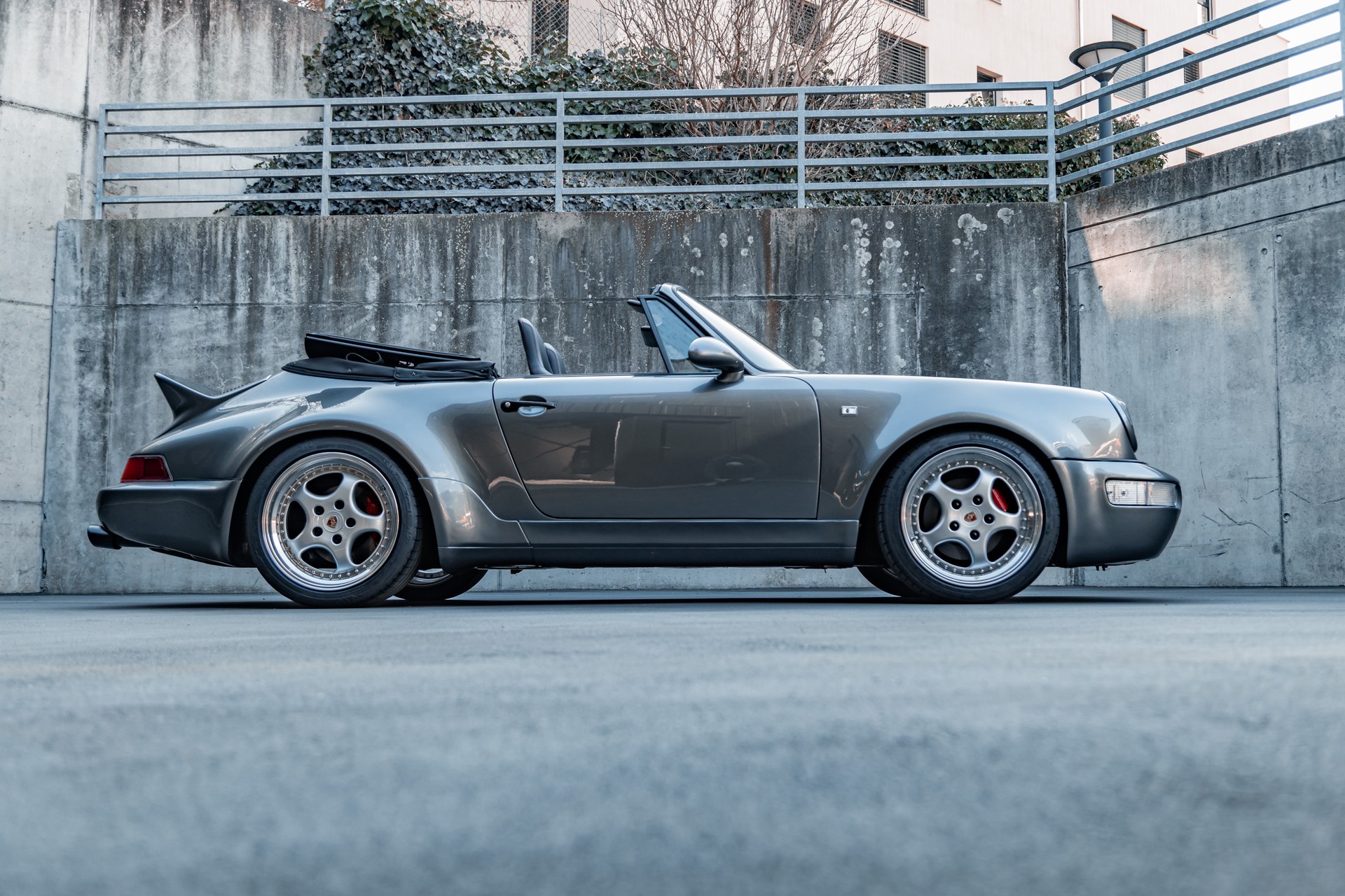 PORSCHE 911 Carrera 4 Cabrio-image-0