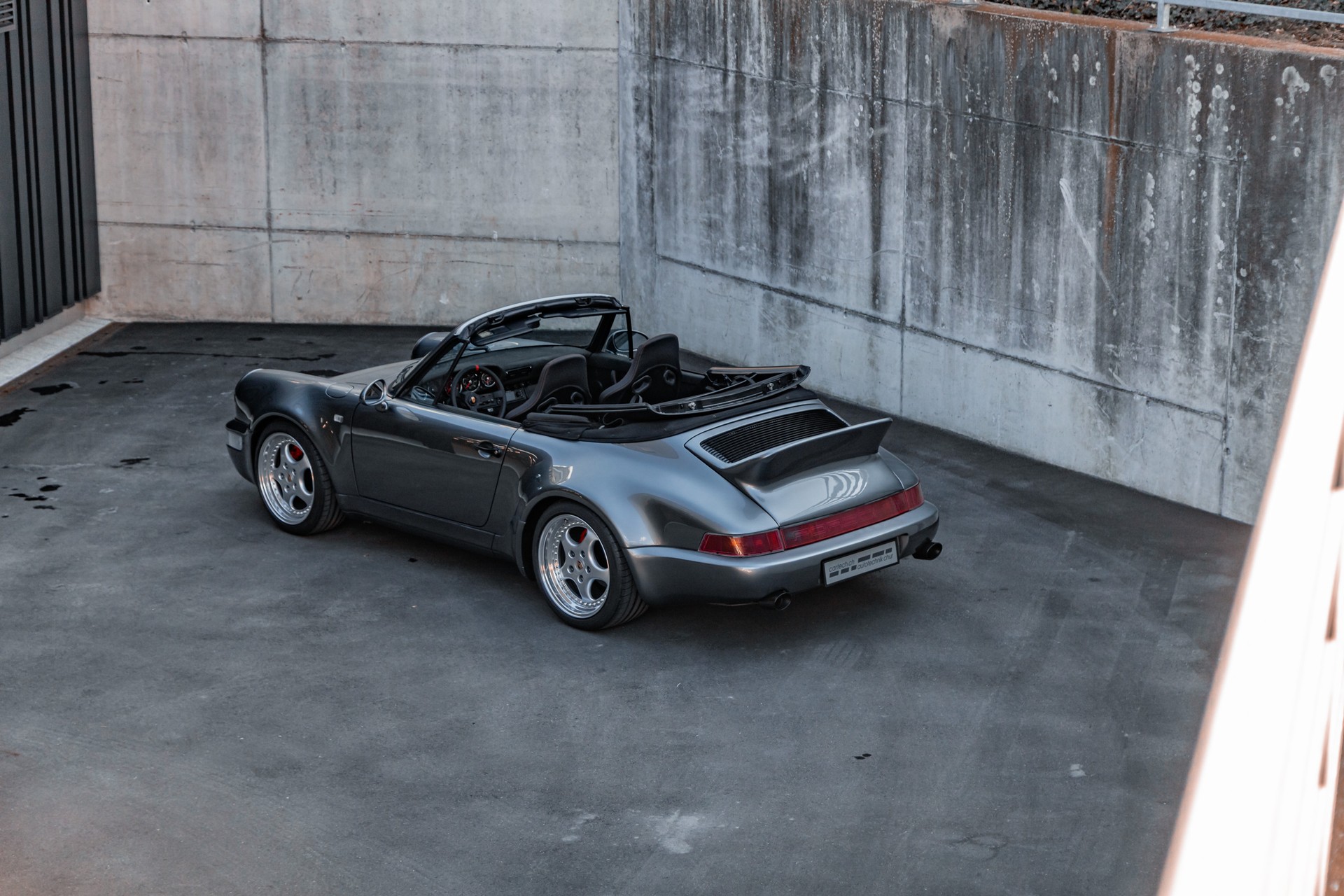 PORSCHE 911 Carrera 4 Cabrio-image-25