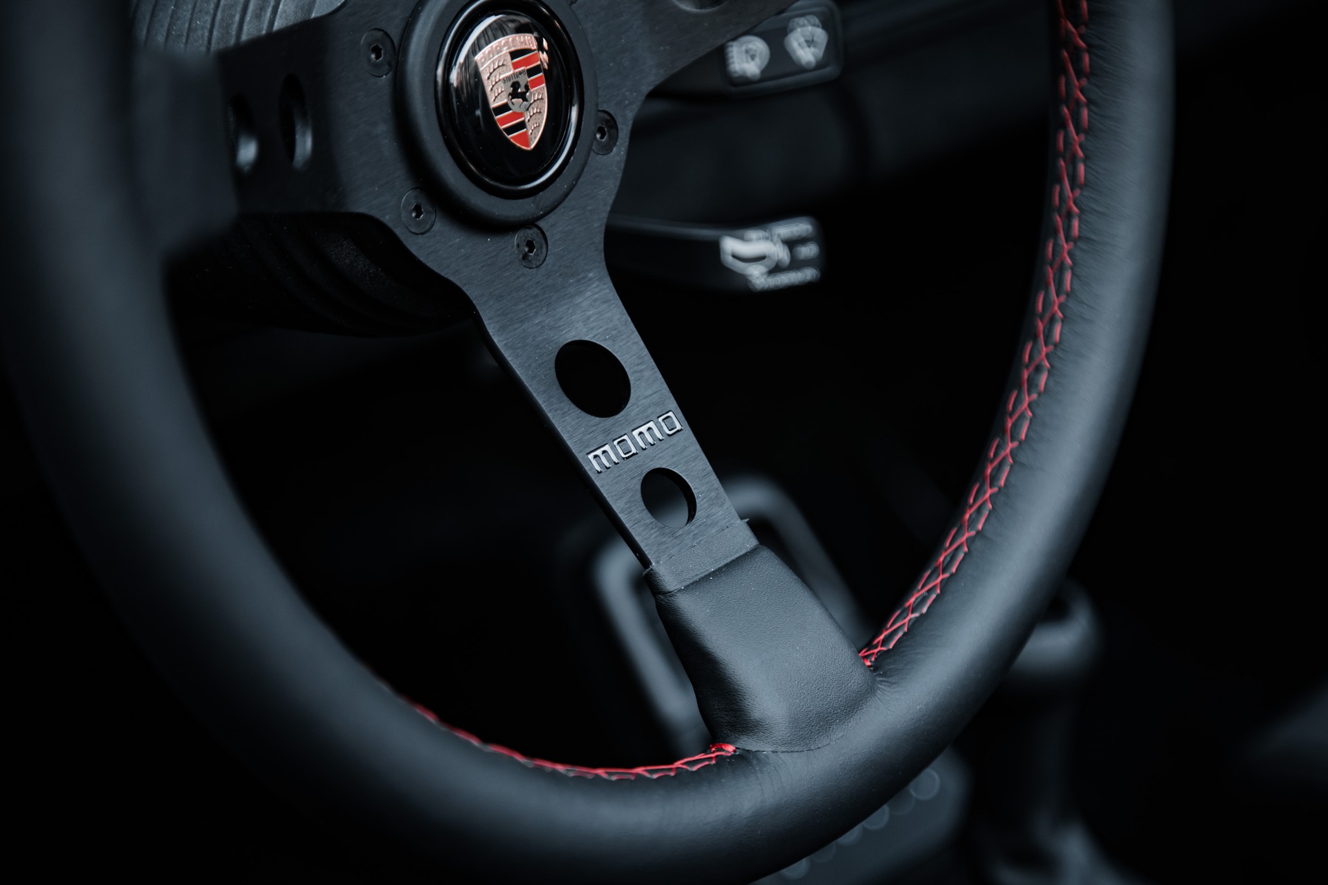 PORSCHE 911 Carrera 4 Cabrio-image-15