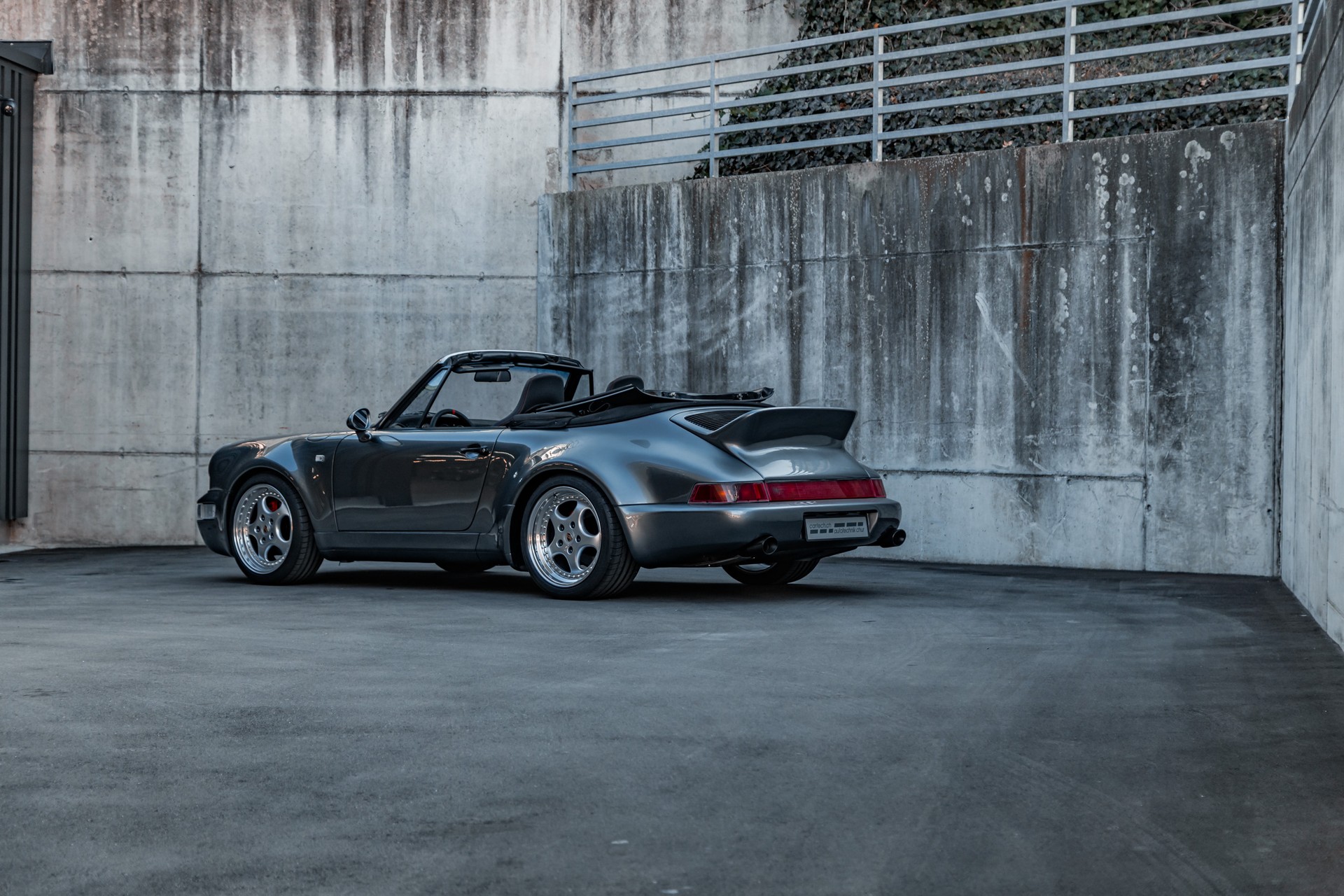 PORSCHE 911 Carrera 4 Cabrio-image-24