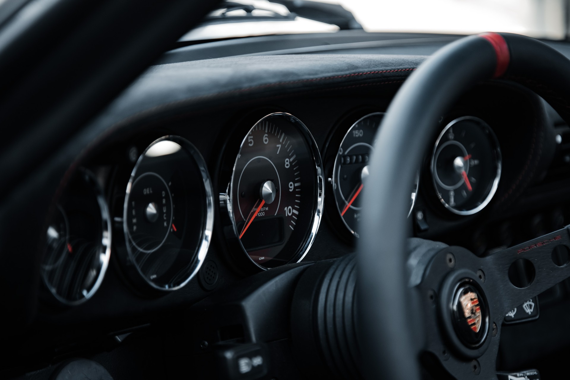 PORSCHE 911 Carrera 4 Cabrio-image-10
