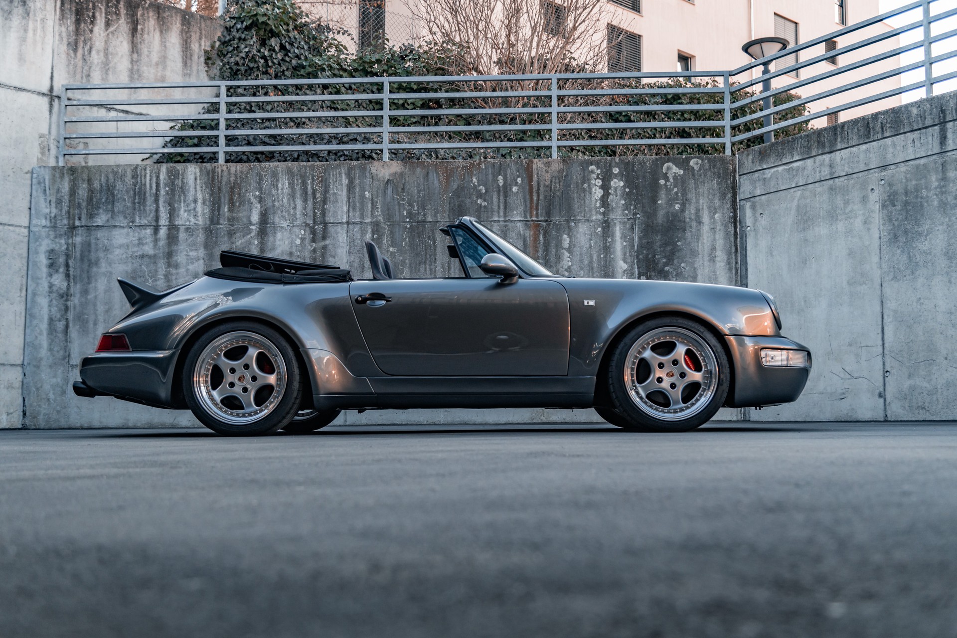 PORSCHE 911 Carrera 4 Cabrio-image-19