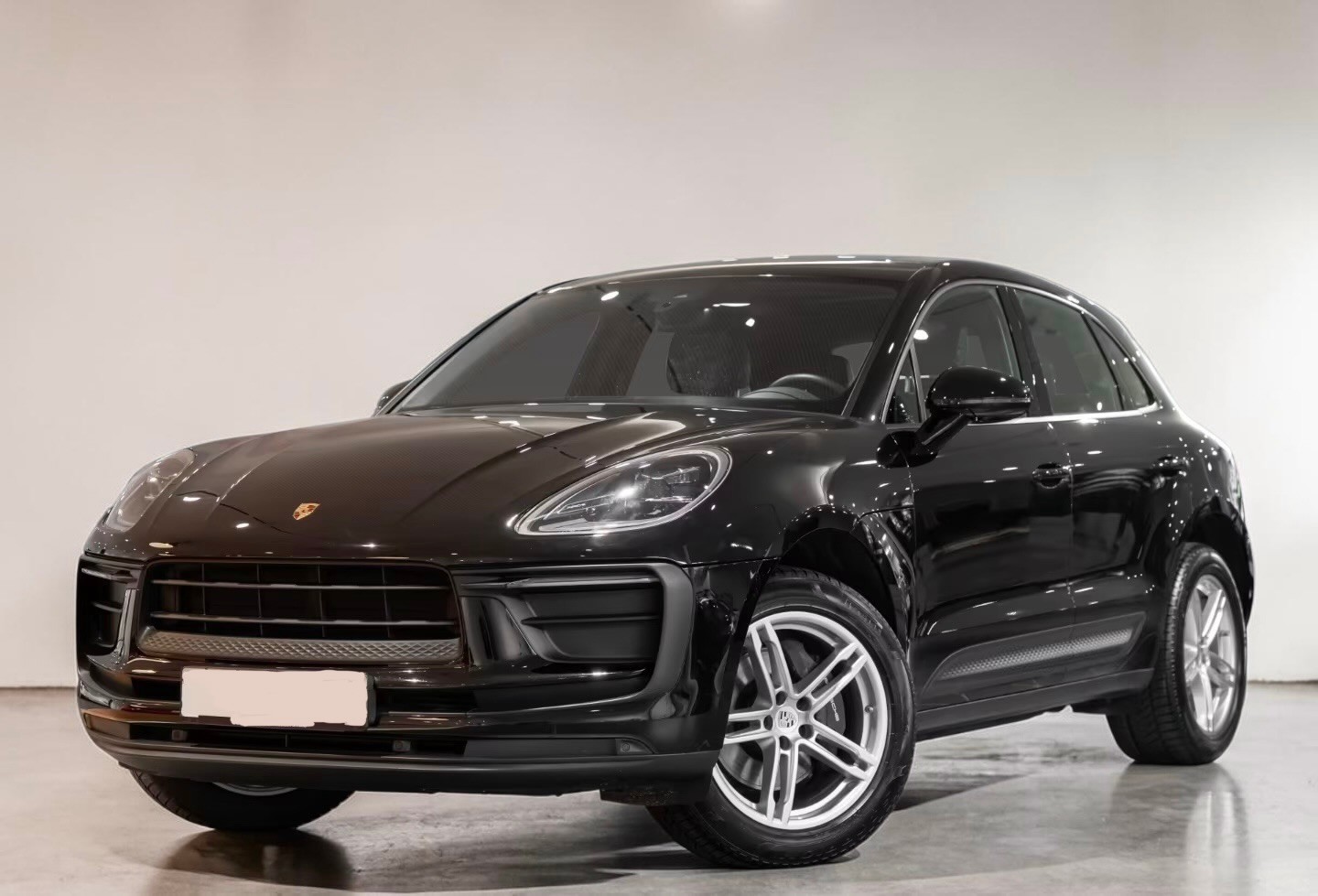 PORSCHE Macan PDK-showroom-element-2
