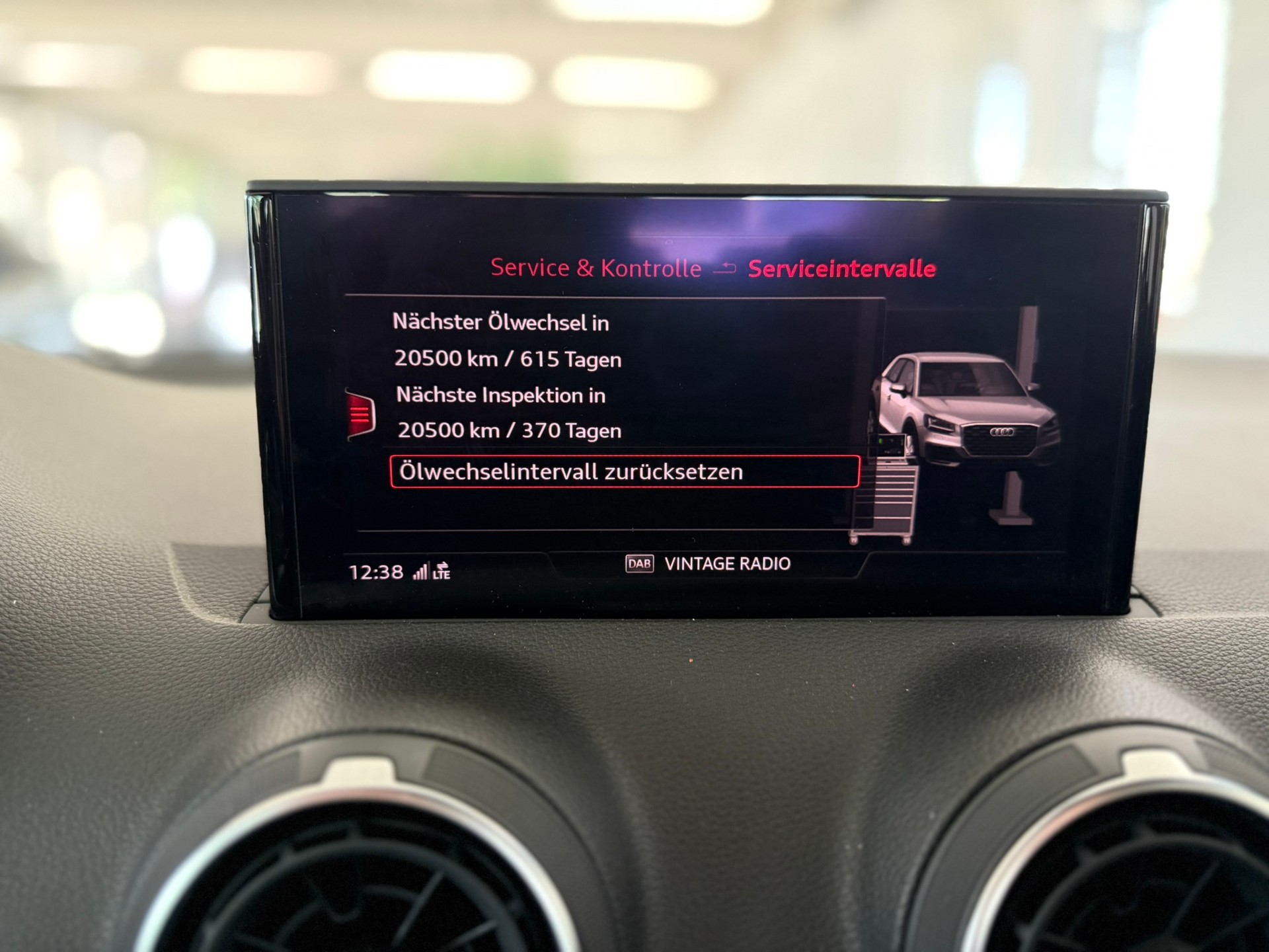 AUDI Q2 2.0 TFSI sport quattro S-tronic-image-22