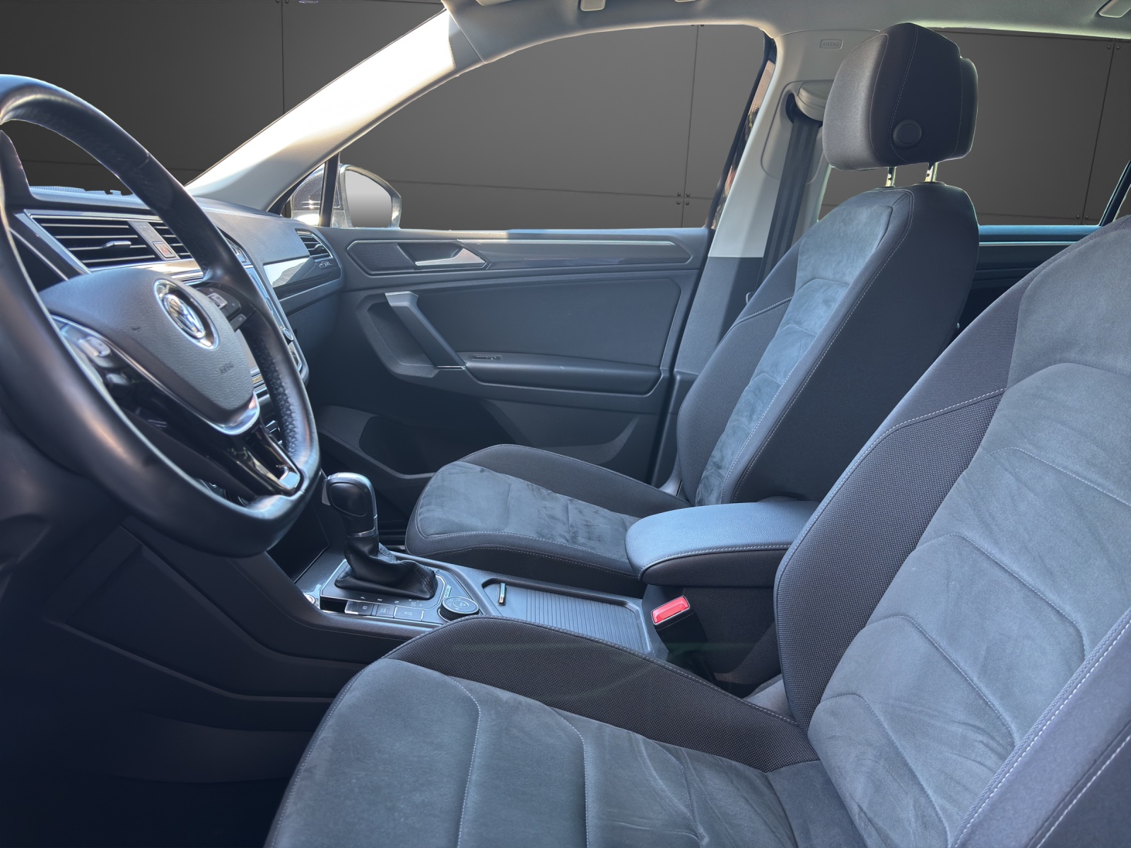 VW Tiguan 2.0TSI Highline 4Motion DSG-image-2