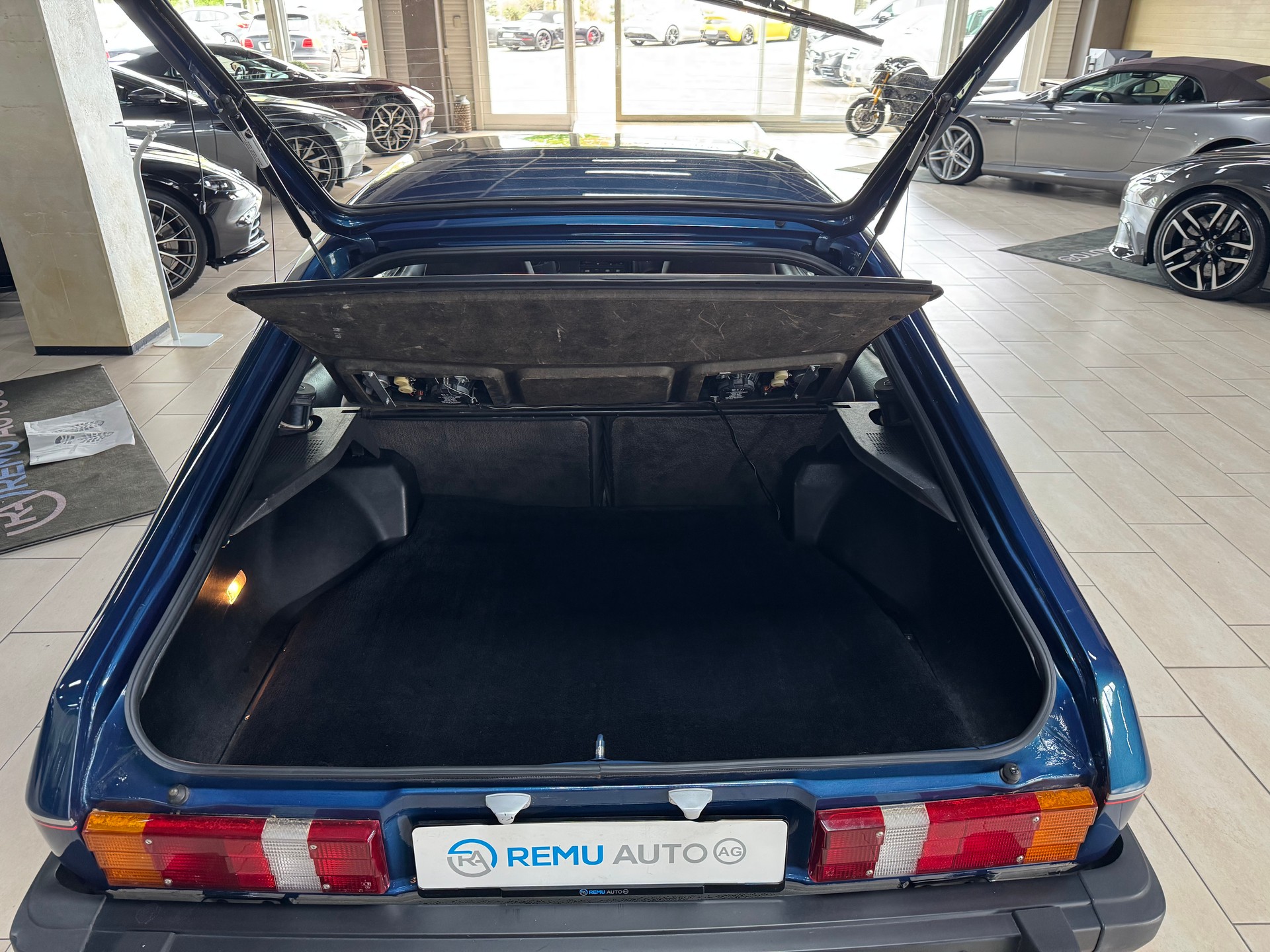 FORD Capri 2.8 INJECTION-image-21