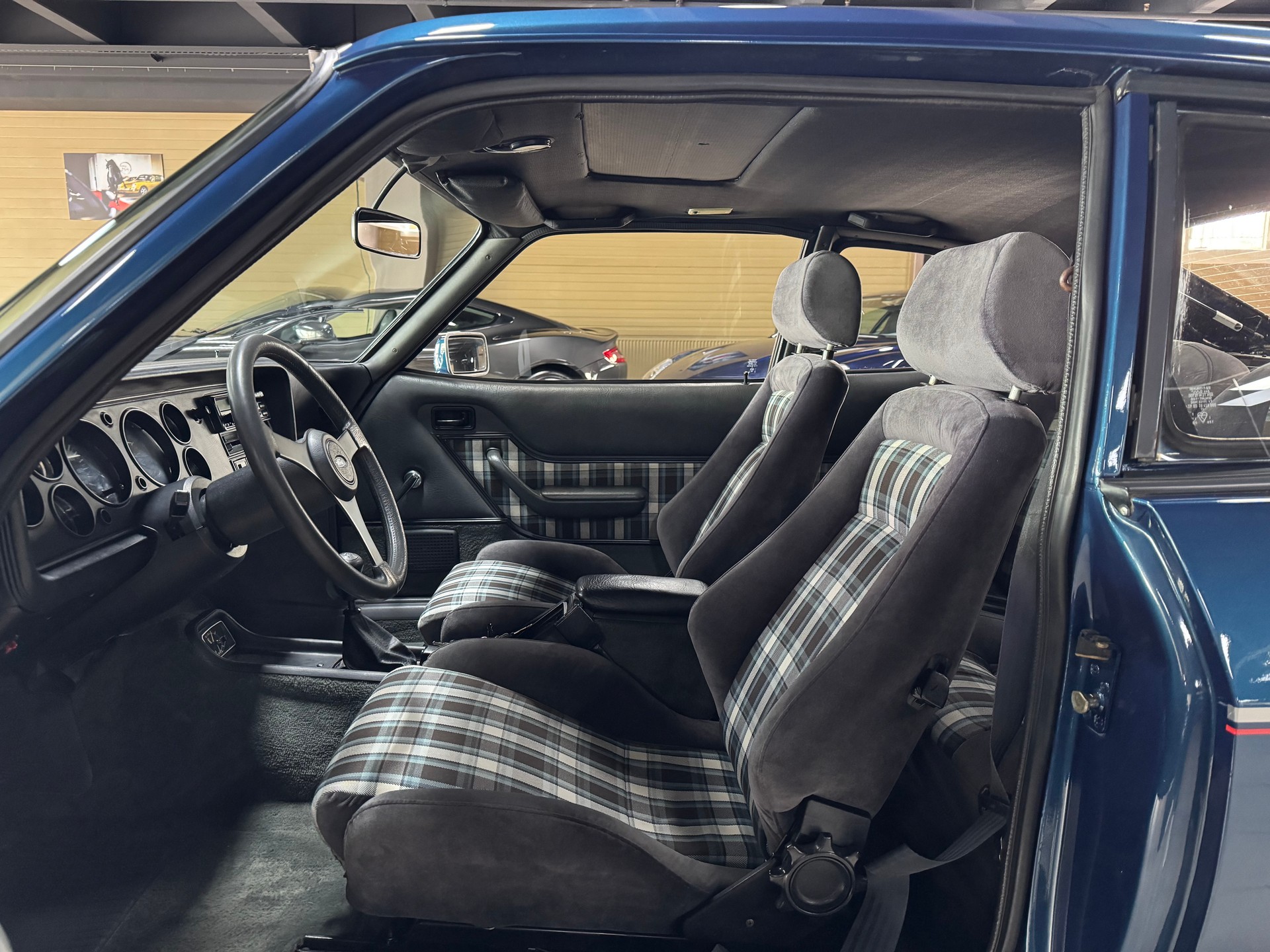 FORD Capri 2.8 INJECTION-image-11