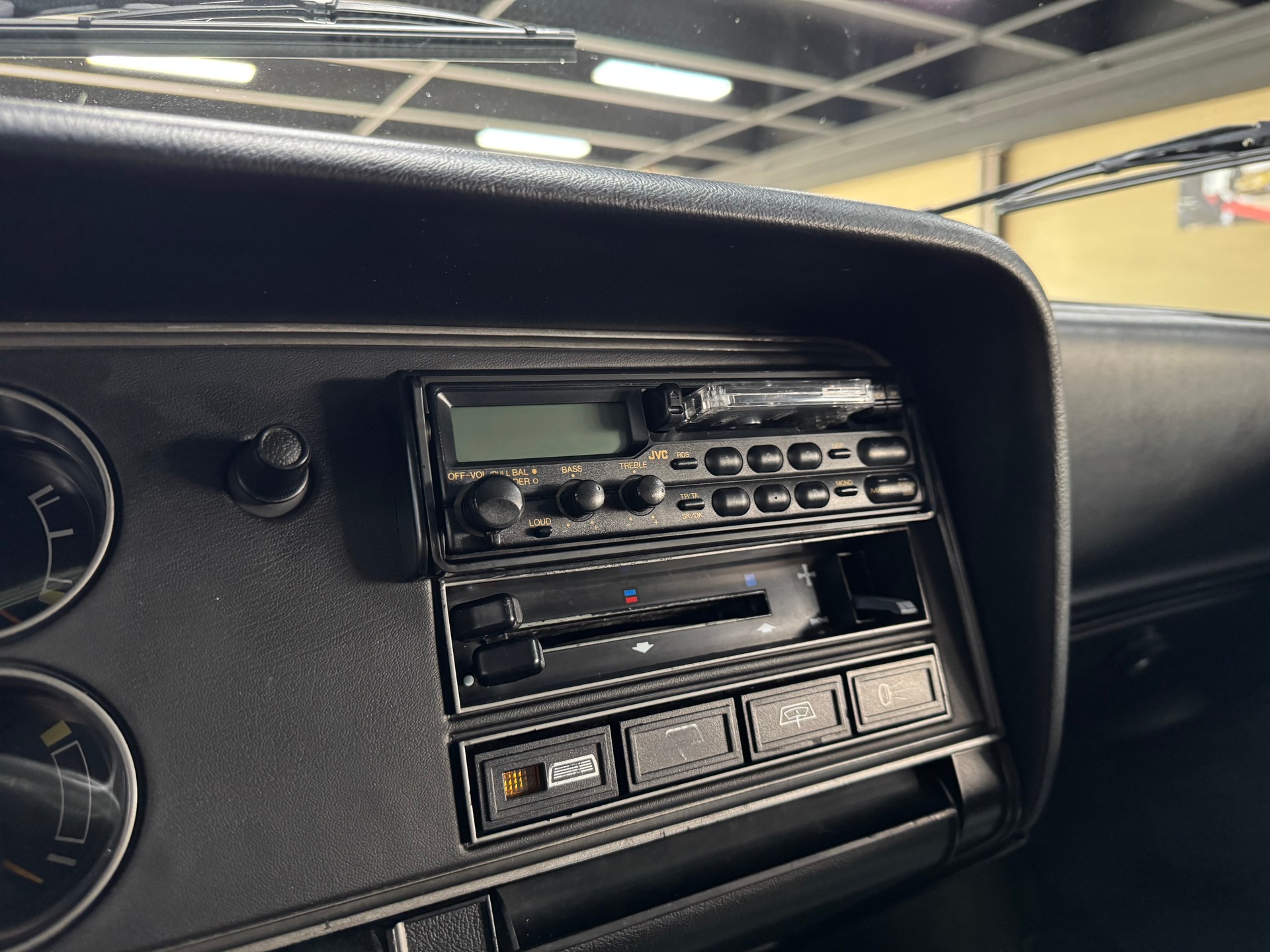 FORD Capri 2.8 INJECTION-image-19