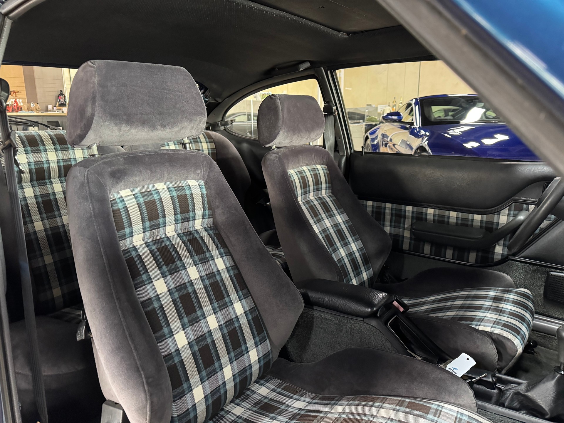 FORD Capri 2.8 INJECTION-image-14