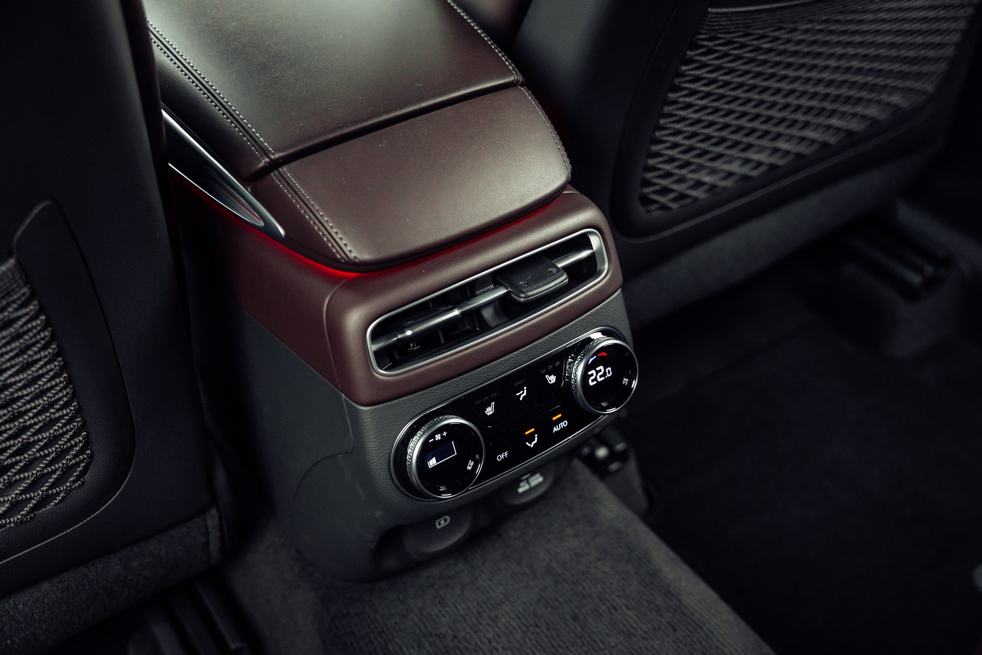 GENESIS GV70 2.2 CRDI Luxury AT8 AWD-image-14