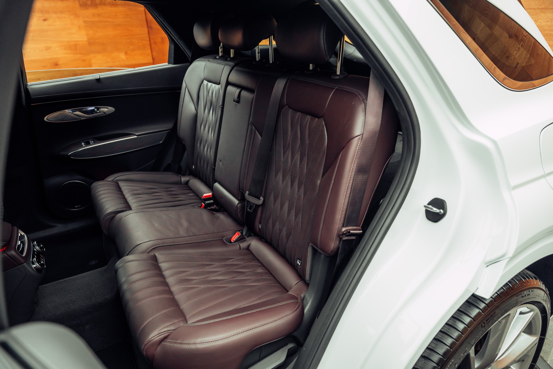GENESIS GV70 2.2 CRDI Luxury AT8 AWD-image-7