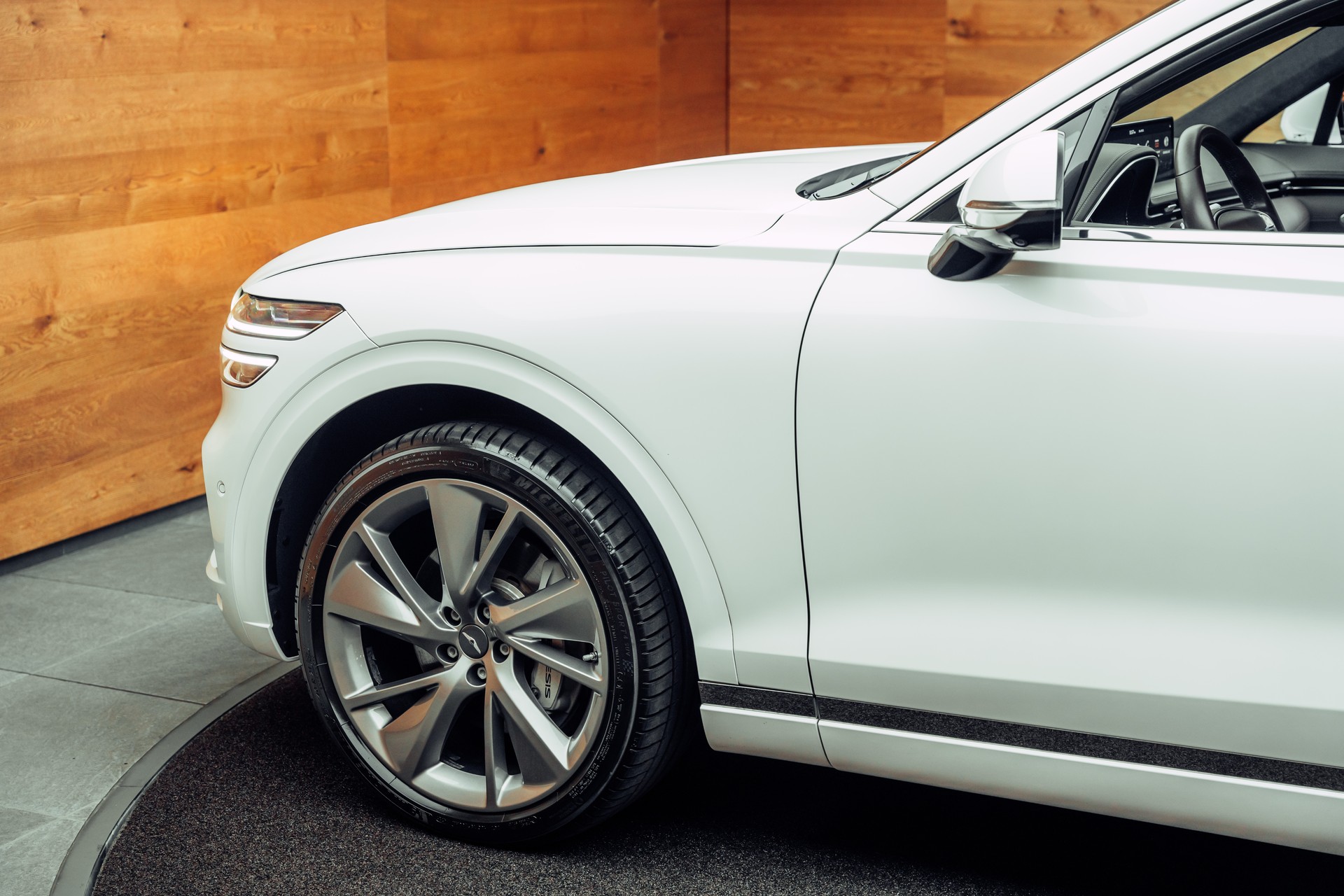 GENESIS GV70 2.2 CRDI Luxury AT8 AWD-image-21
