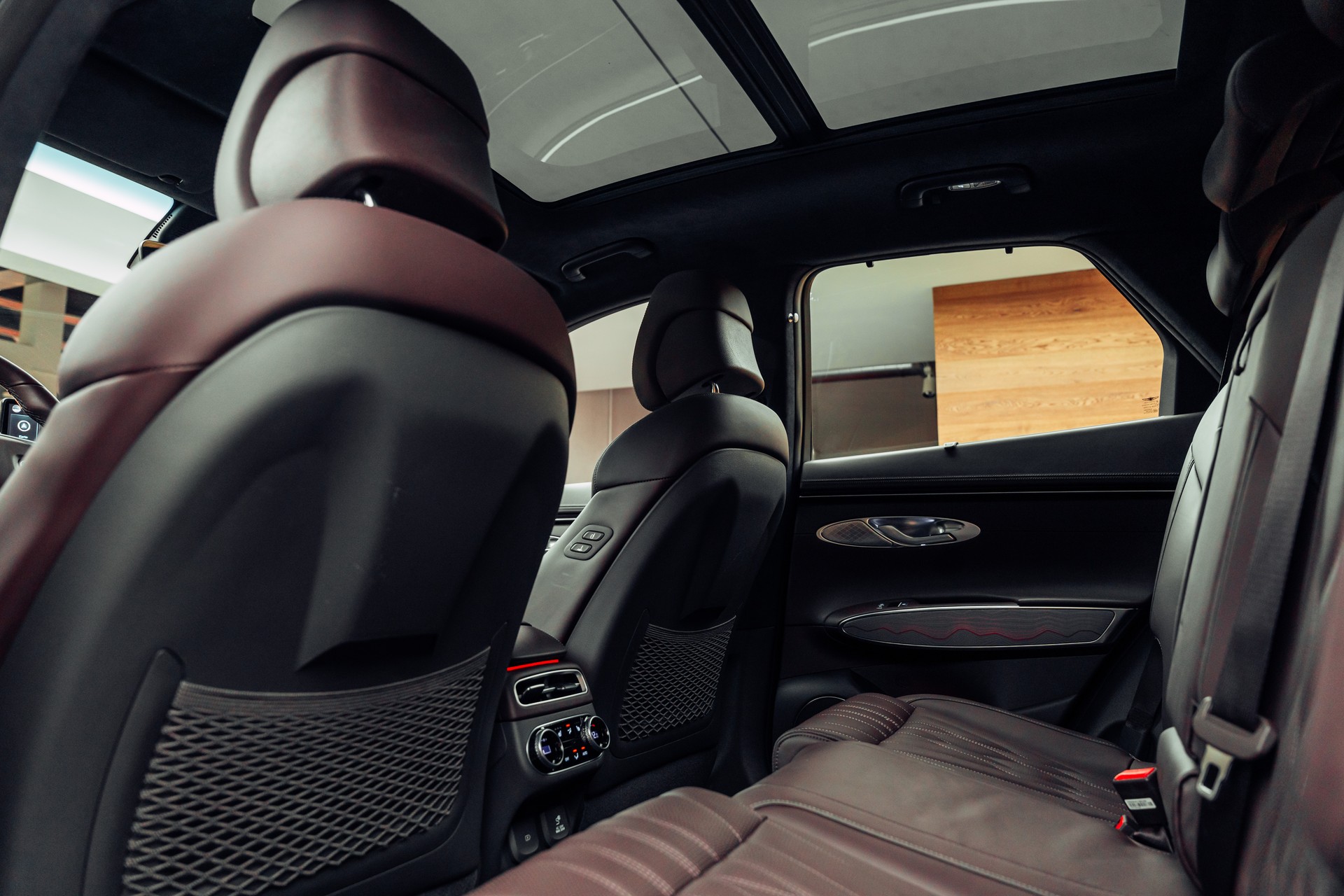 GENESIS GV70 2.2 CRDI Luxury AT8 AWD-image-9