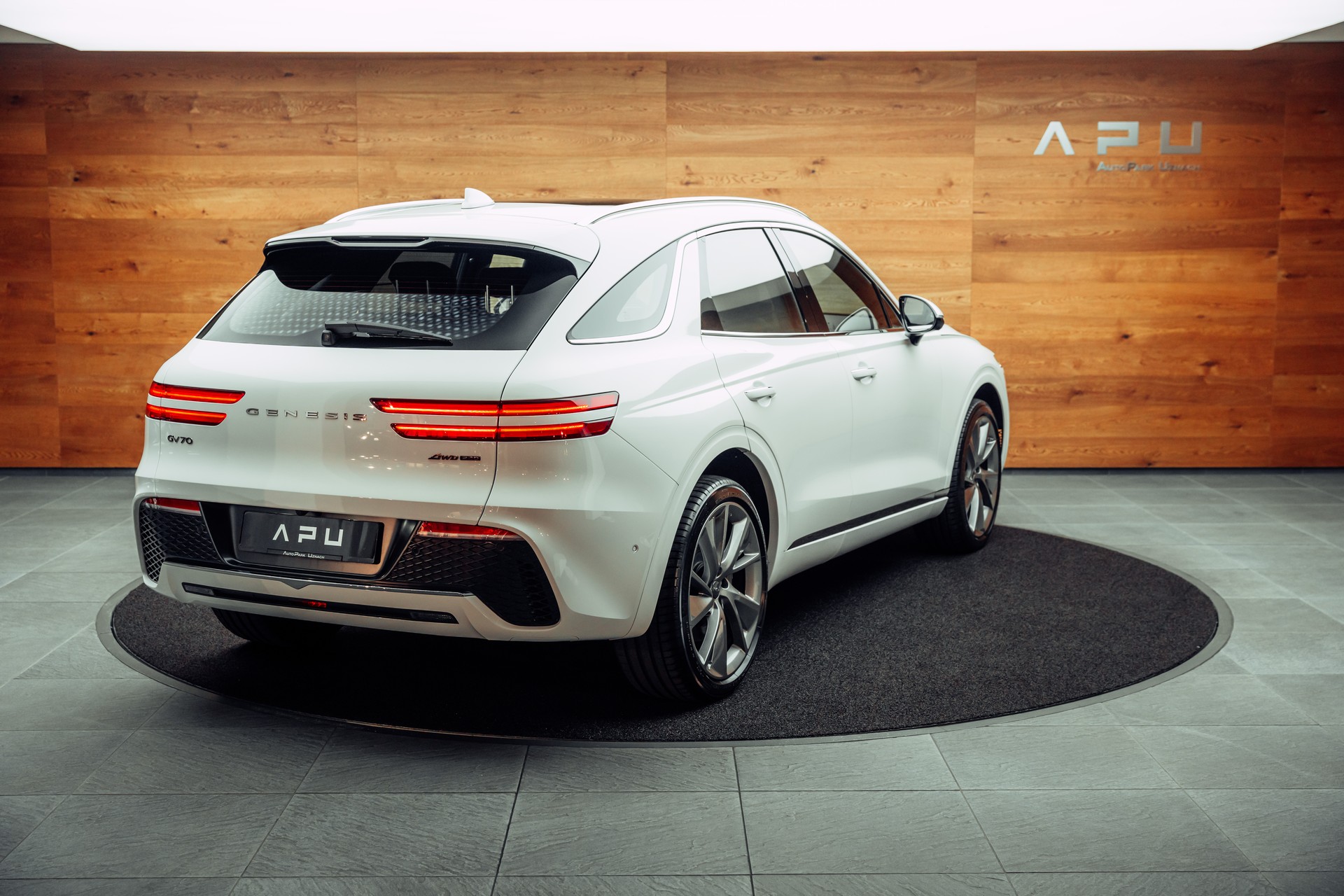 GENESIS GV70 2.2 CRDI Luxury AT8 AWD-image-1