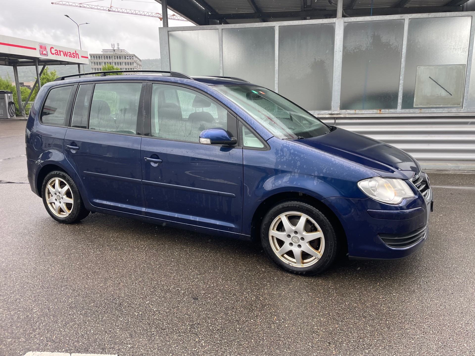VW Touran 1.9 TDI BlueMotion Highline-image-3