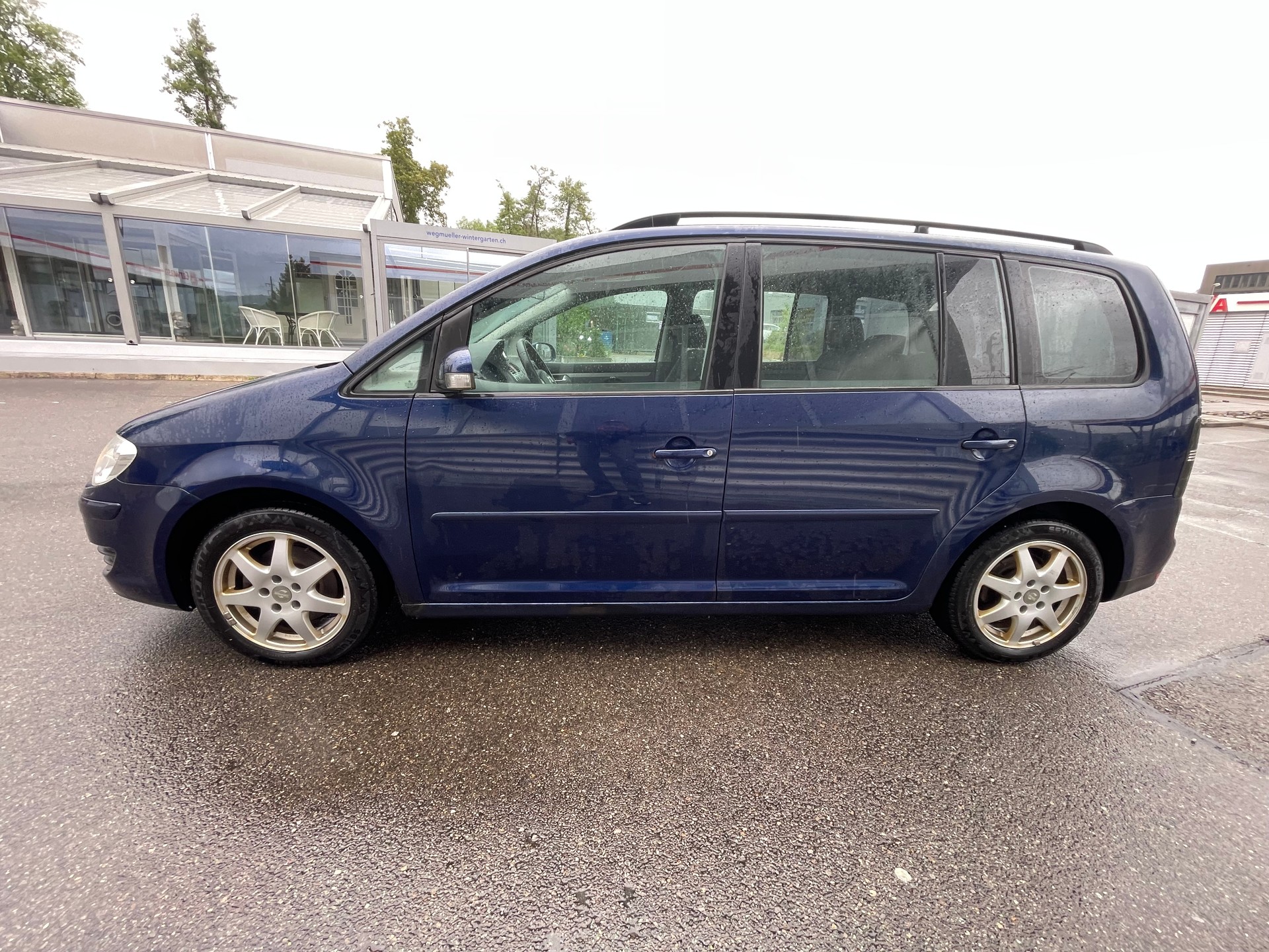 VW Touran 1.9 TDI BlueMotion Highline-image-10