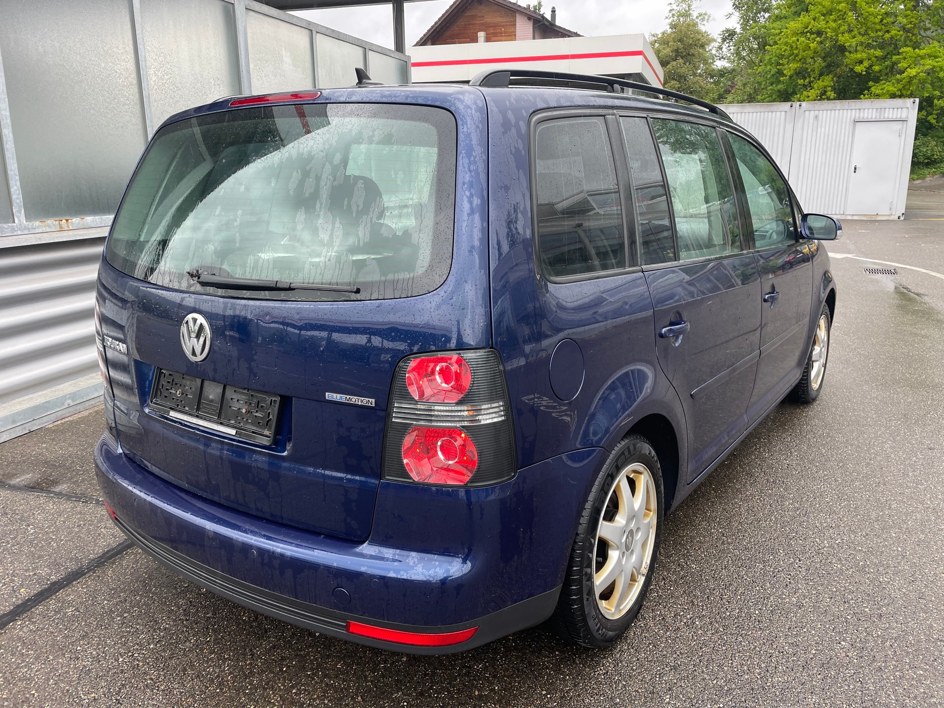 VW Touran 1.9 TDI BlueMotion Highline-image-8