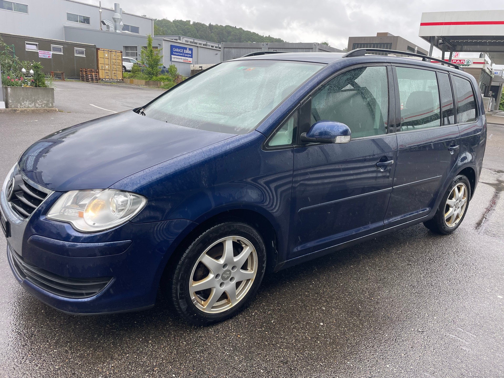 VW Touran 1.9 TDI BlueMotion Highline-image-11