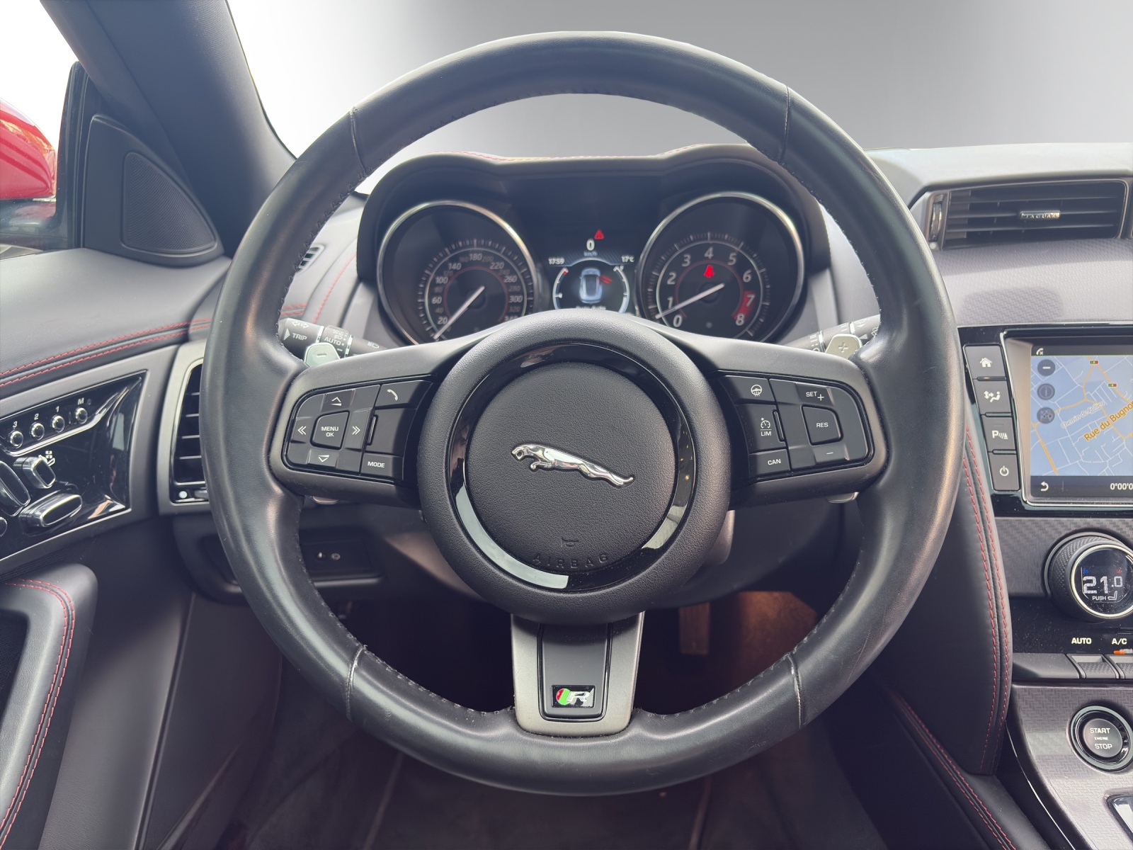JAGUAR F-Type Coupé R 5.0 V8 S/C AWD-image-12