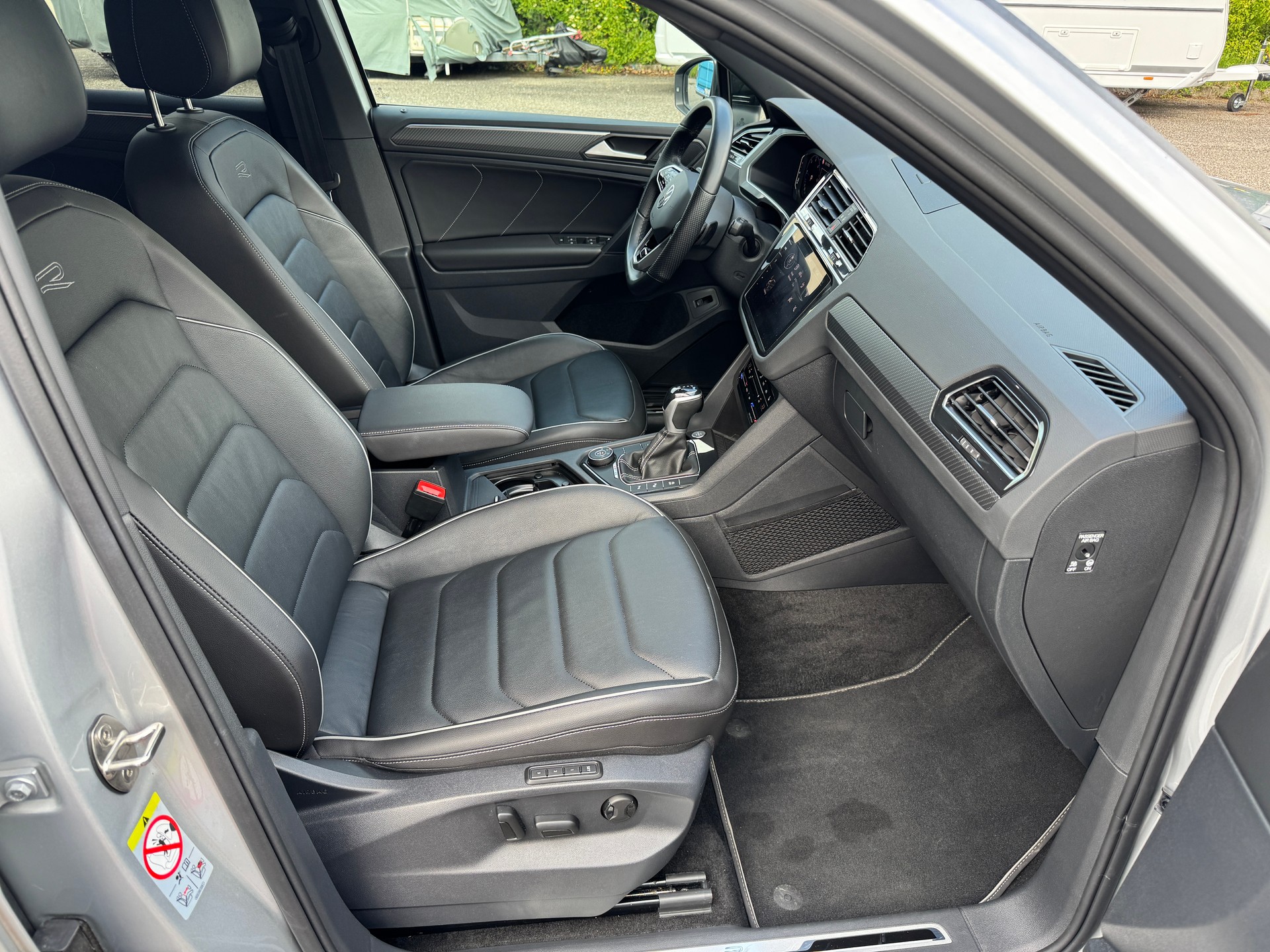 VW Tiguan 2.0 TDI SCR R-Line 4Motion DSG-image-12