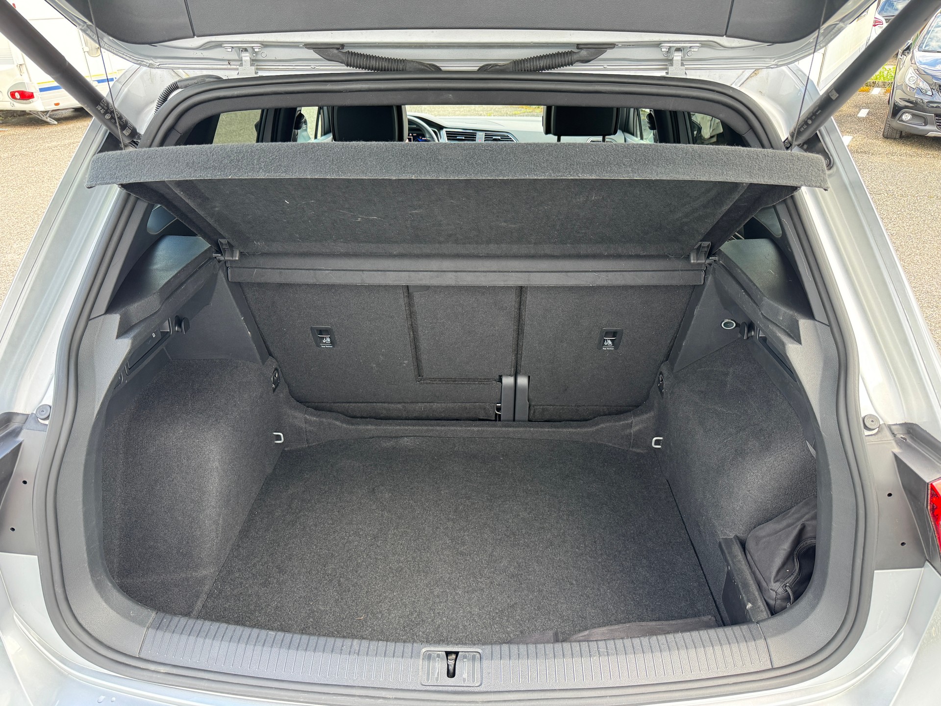VW Tiguan 2.0 TDI SCR R-Line 4Motion DSG-image-17