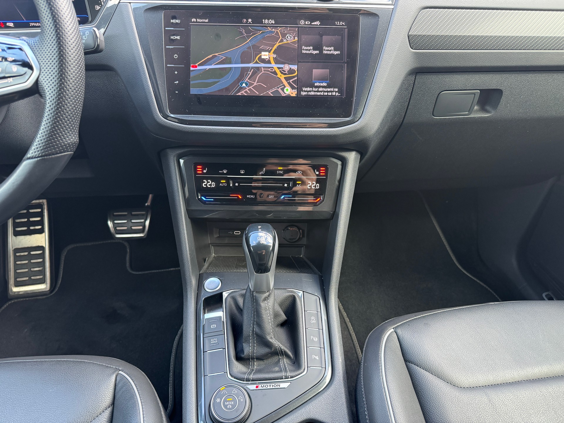 VW Tiguan 2.0 TDI SCR R-Line 4Motion DSG-image-14