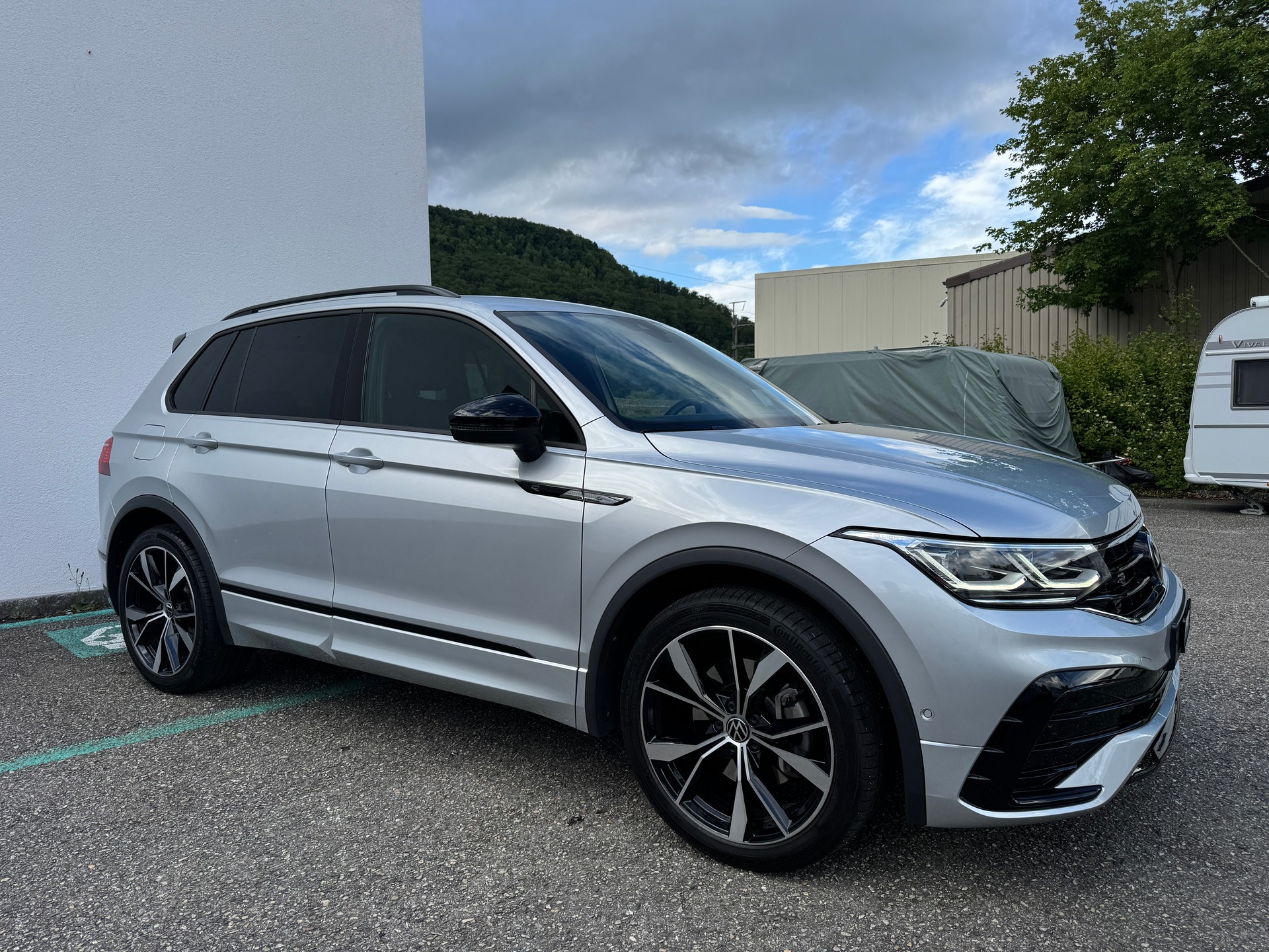 VW Tiguan 2.0 TDI SCR R-Line 4Motion DSG-showroom-element-2