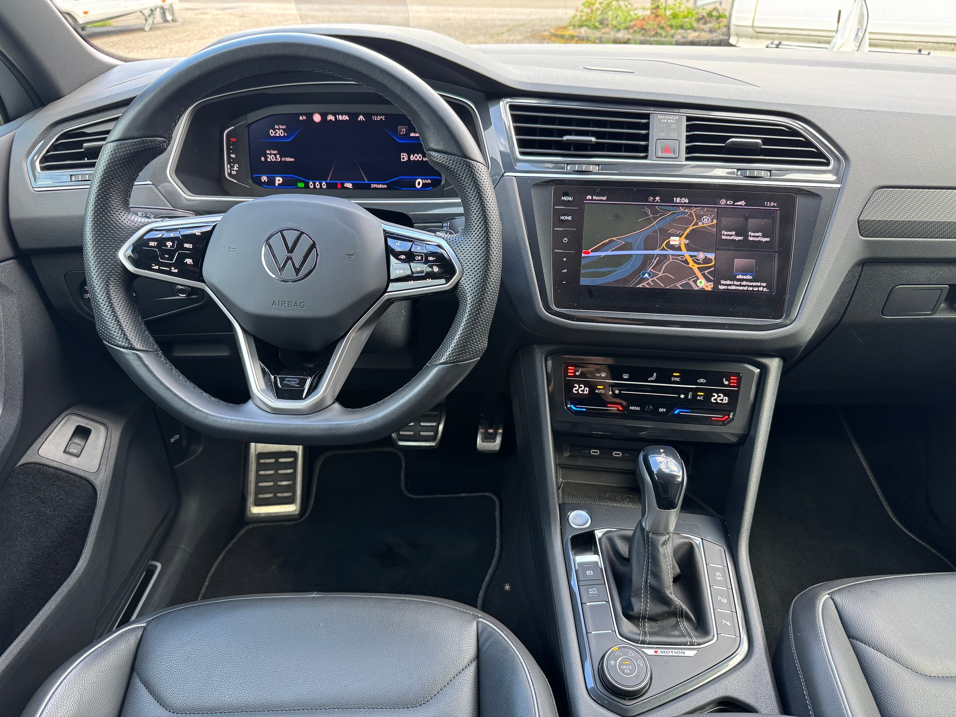VW Tiguan 2.0 TDI SCR R-Line 4Motion DSG-image-13