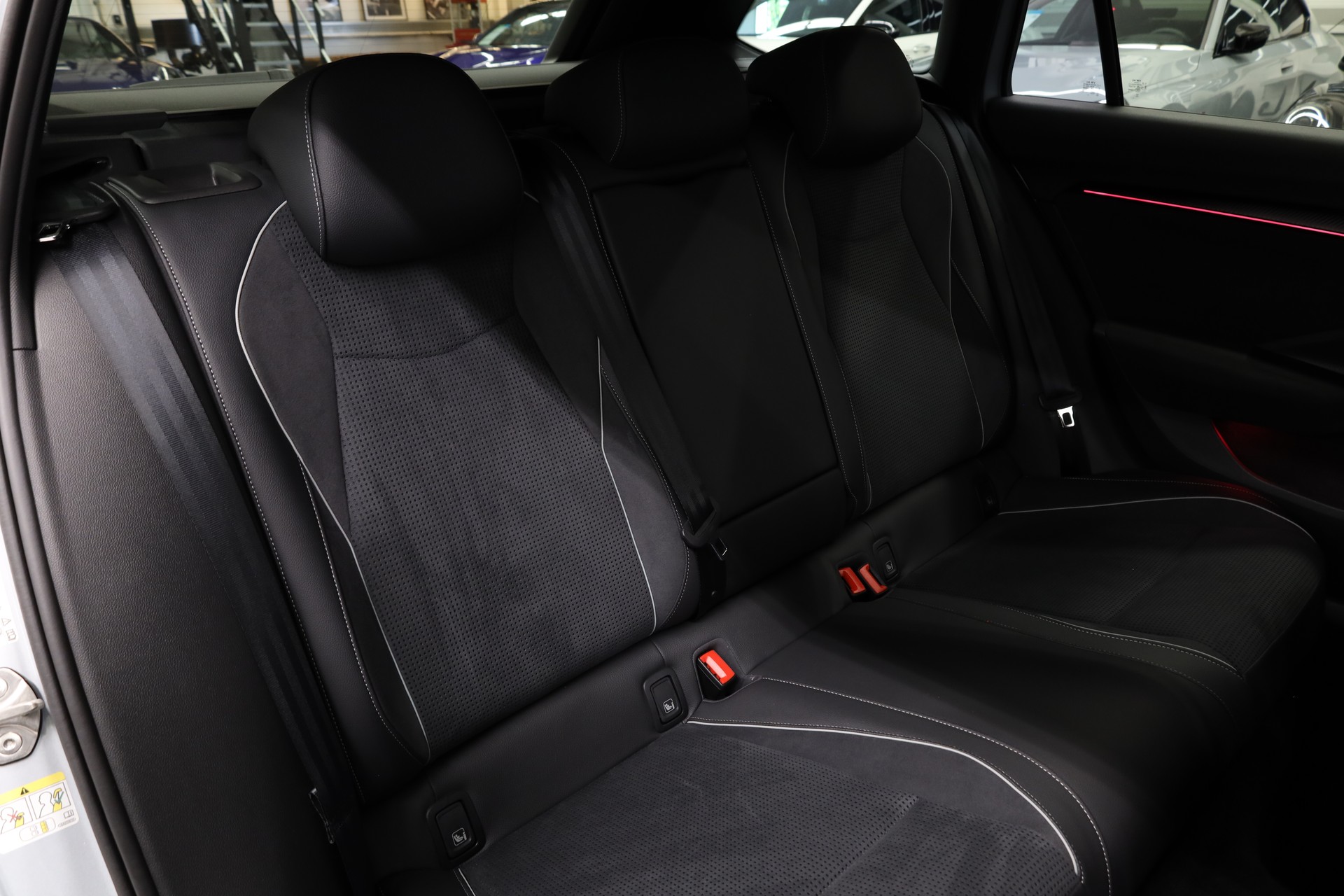 SKODA Superb Combi 2.0 TDI Sportline DSG-image-25