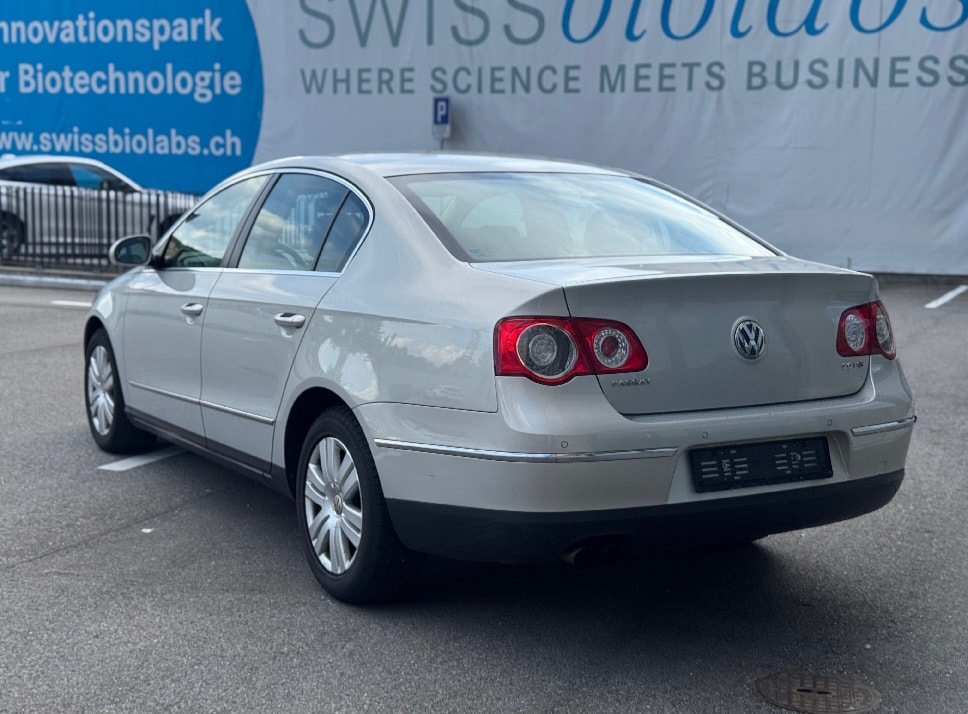 VW Passat 2.0T FSI Highline-image-2