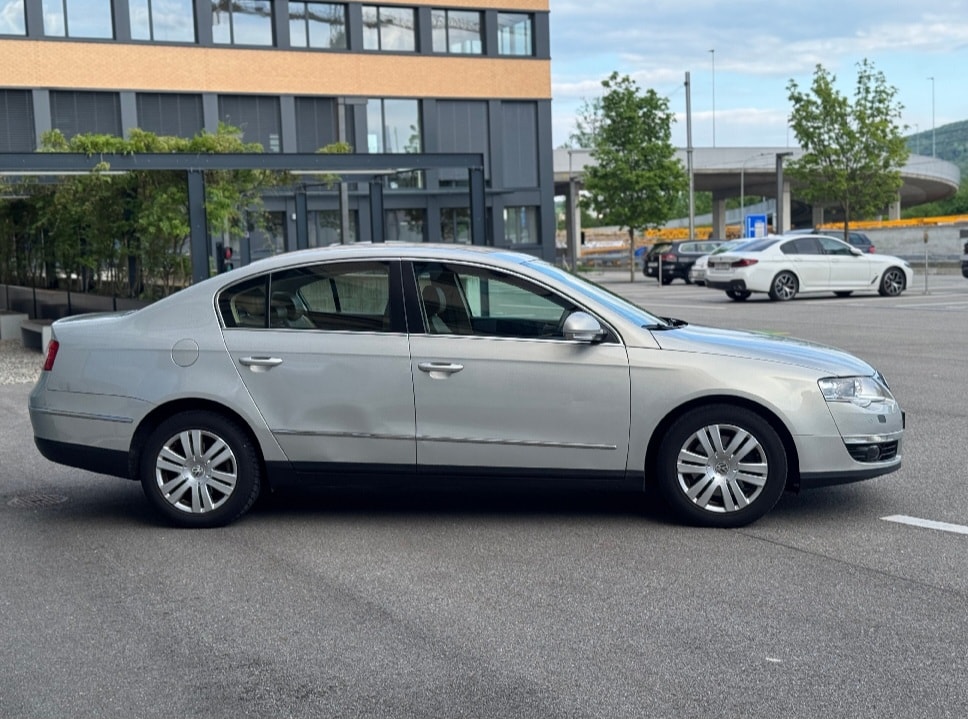 VW Passat 2.0T FSI Highline-image-3