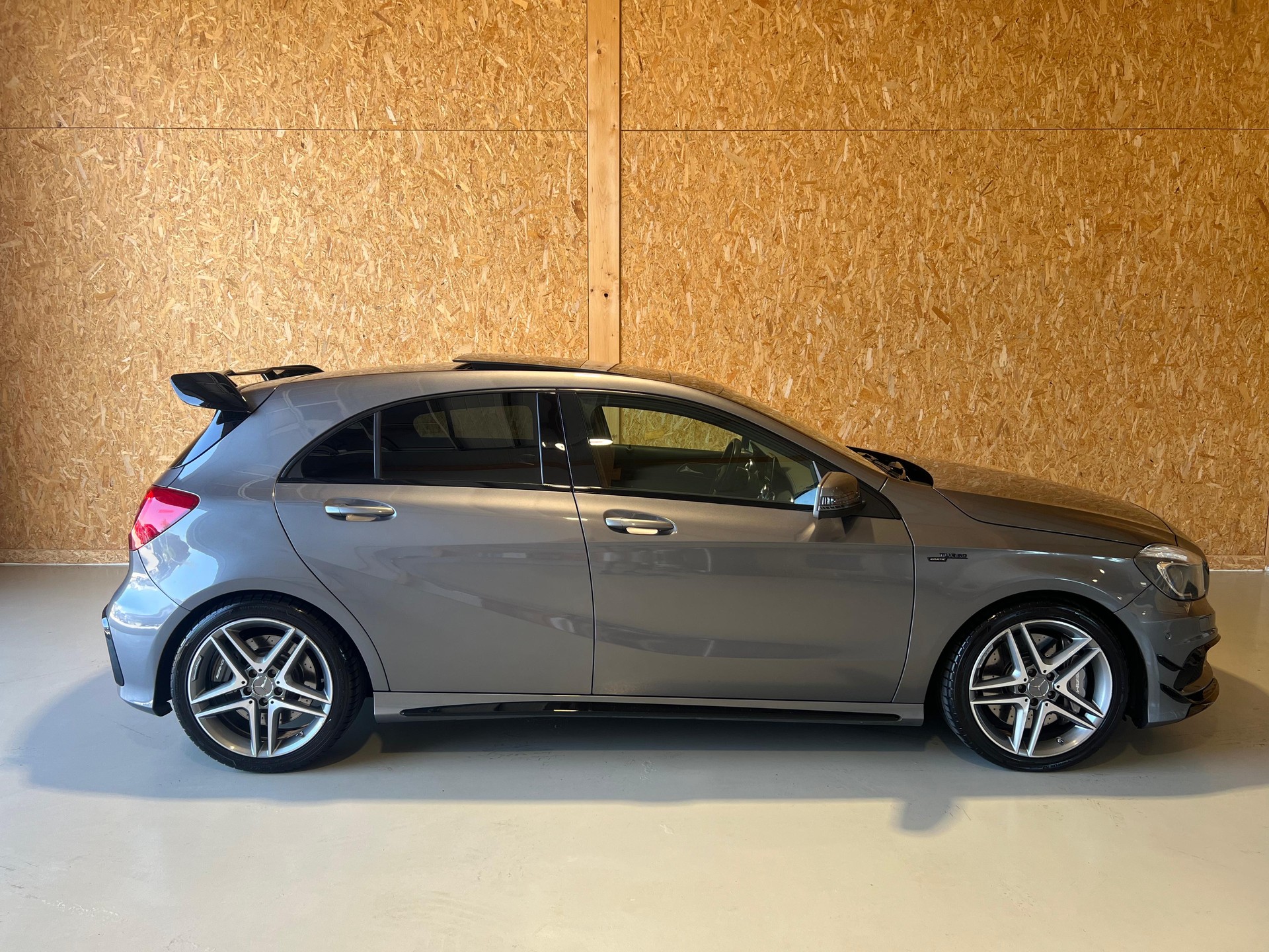 MERCEDES-BENZ A 45 AMG 4m-image-1