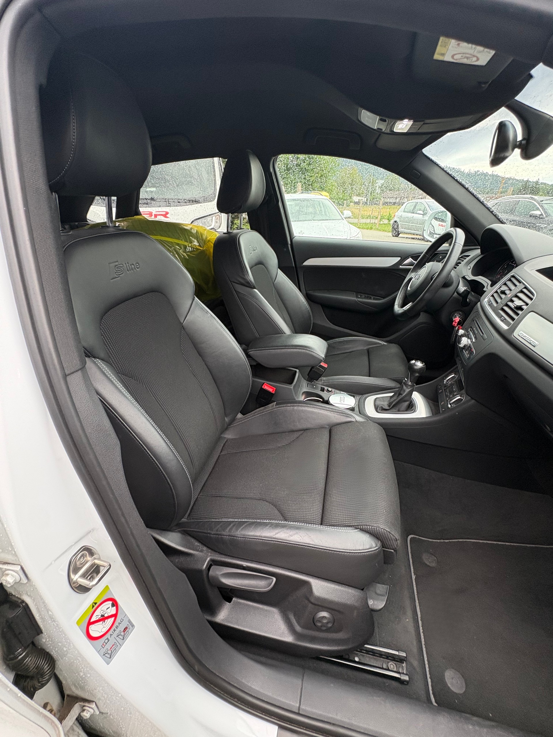 AUDI Q3 2.0 TFSI quattro-image-6