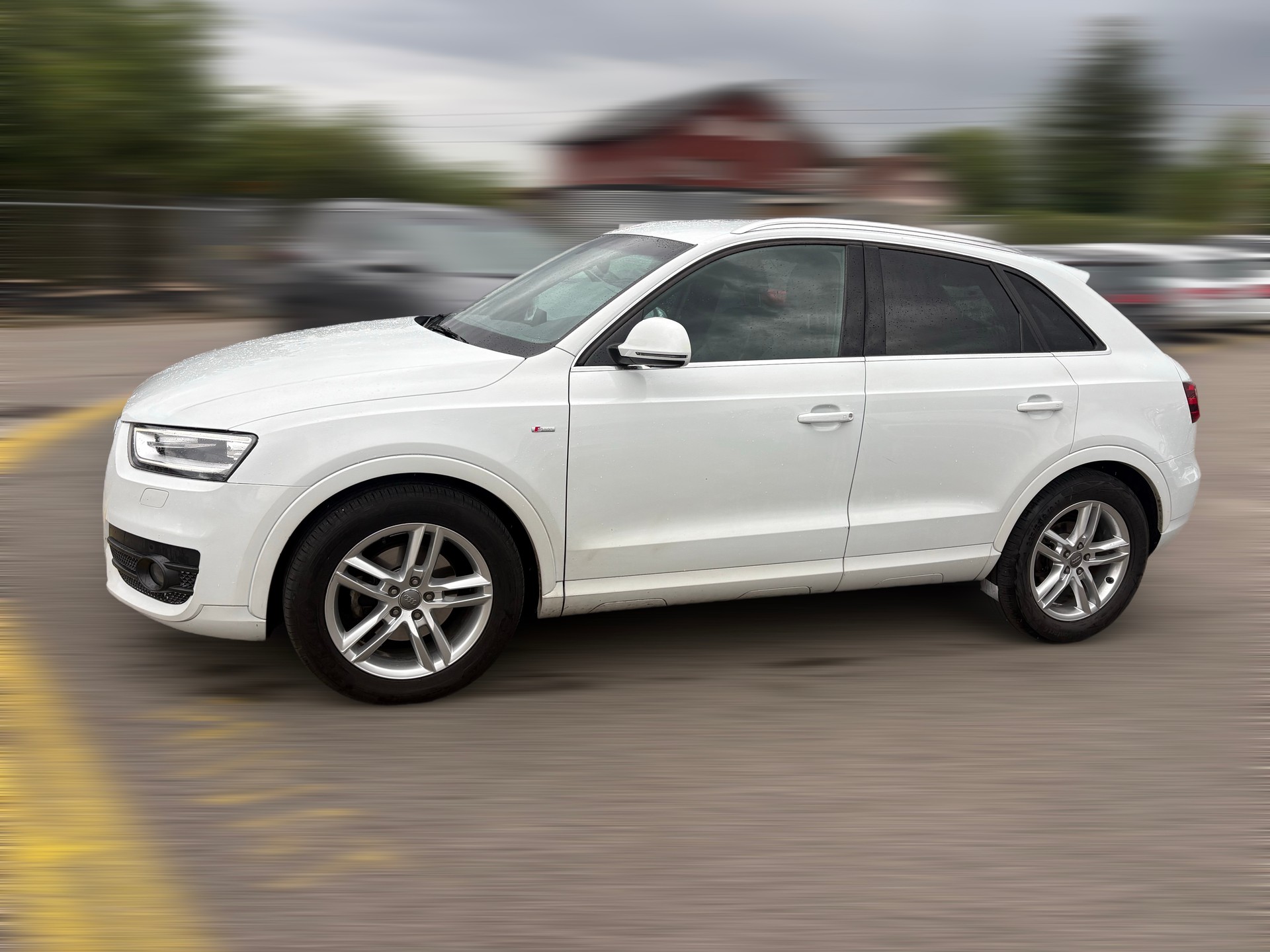 AUDI Q3 2.0 TFSI quattro-image-1