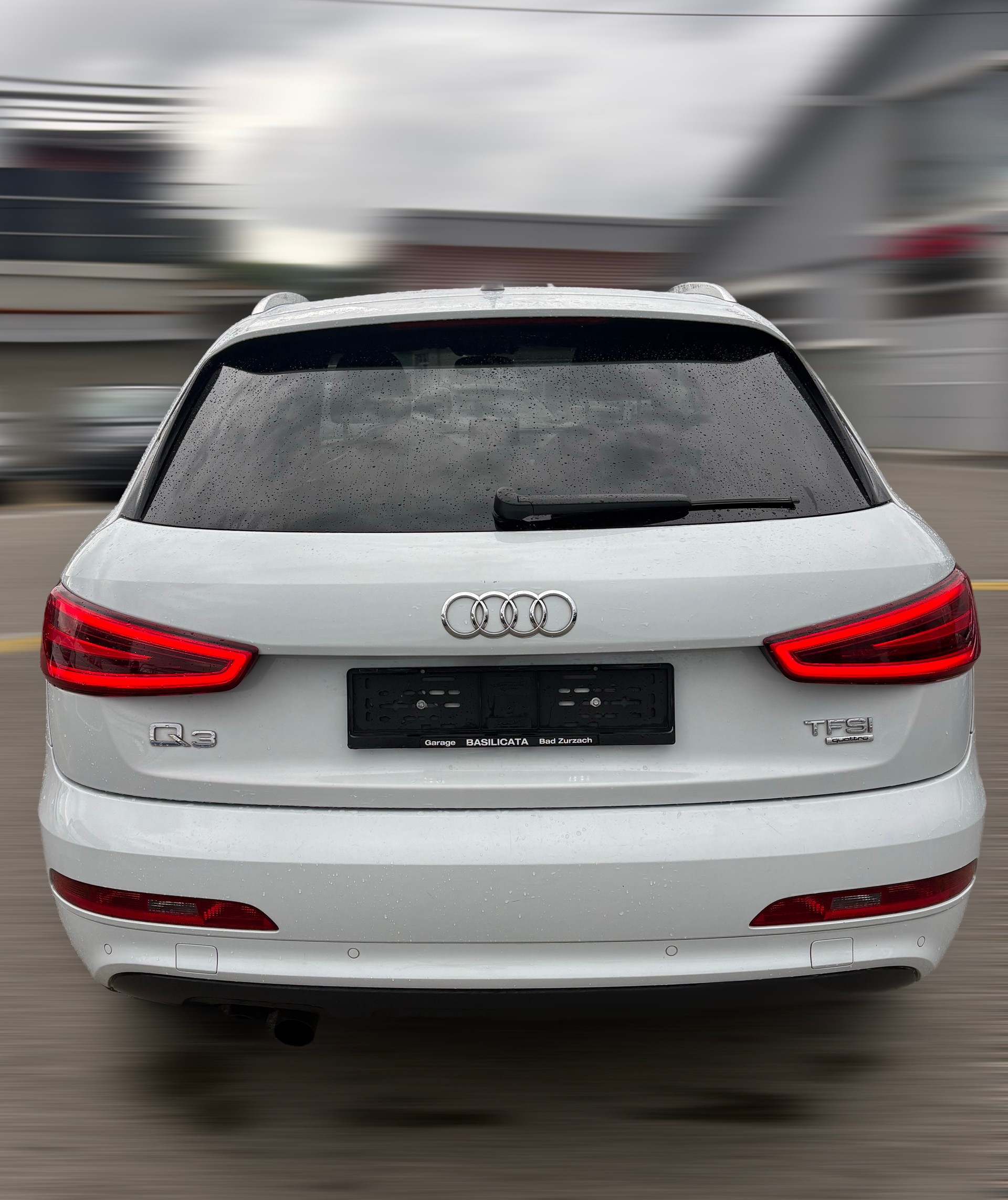 AUDI Q3 2.0 TFSI quattro-image-3