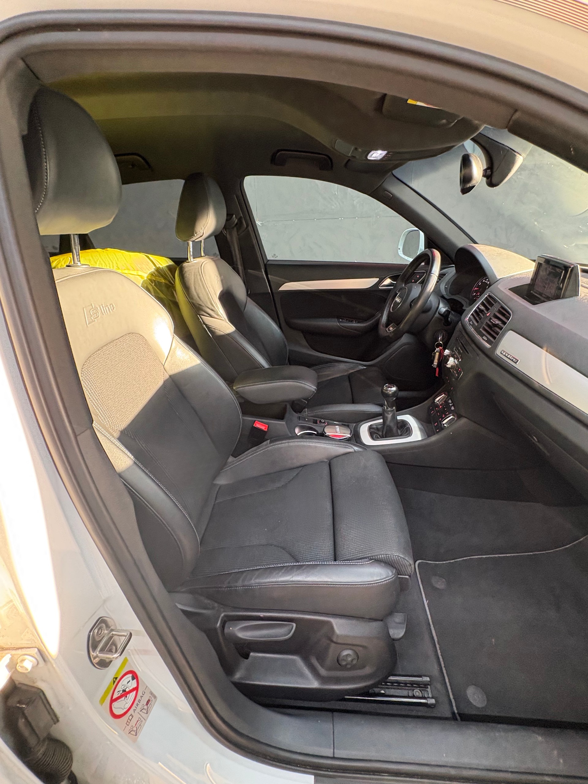 AUDI Q3 2.0 TFSI quattro-image-10