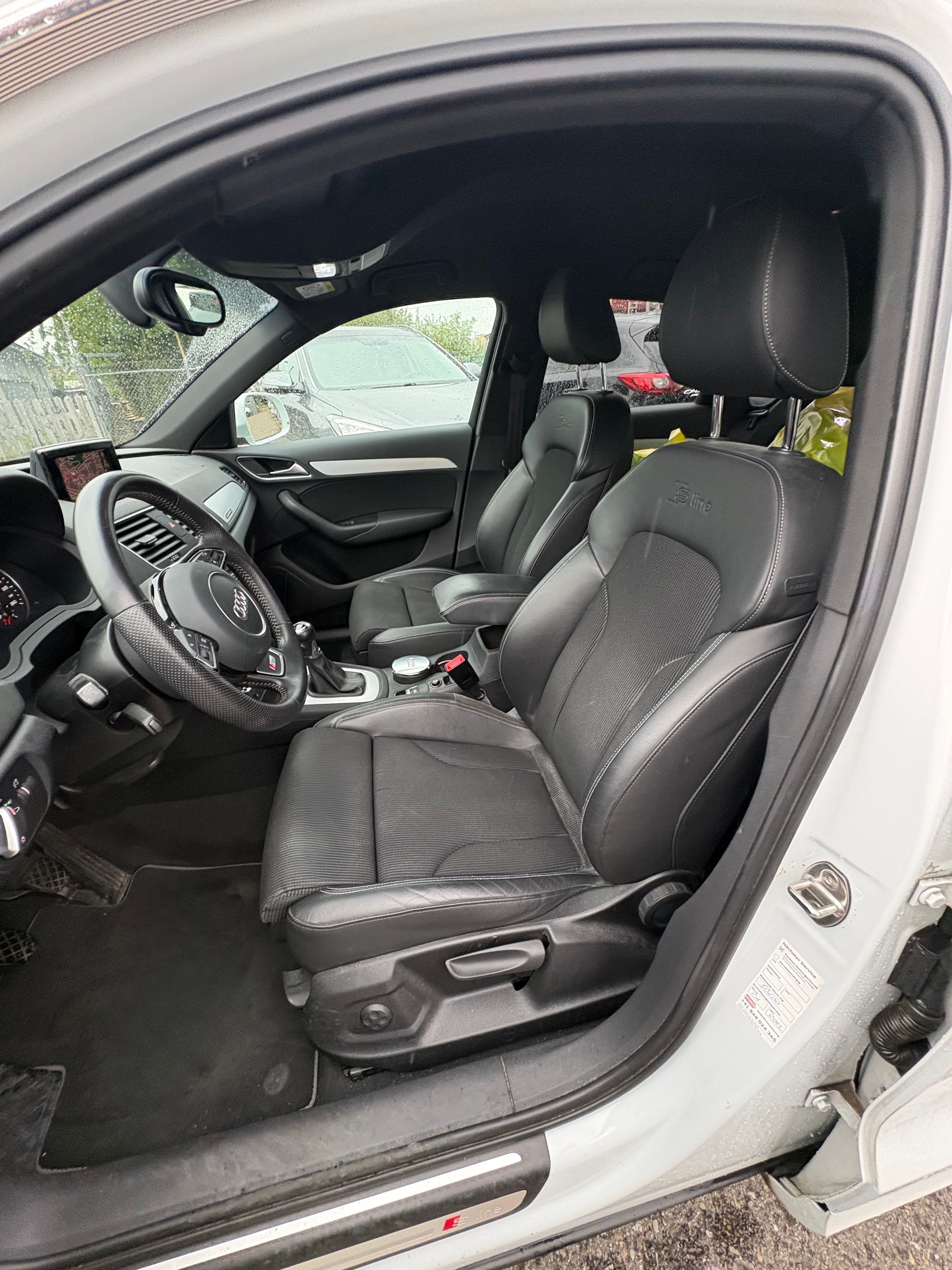 AUDI Q3 2.0 TFSI quattro-image-4