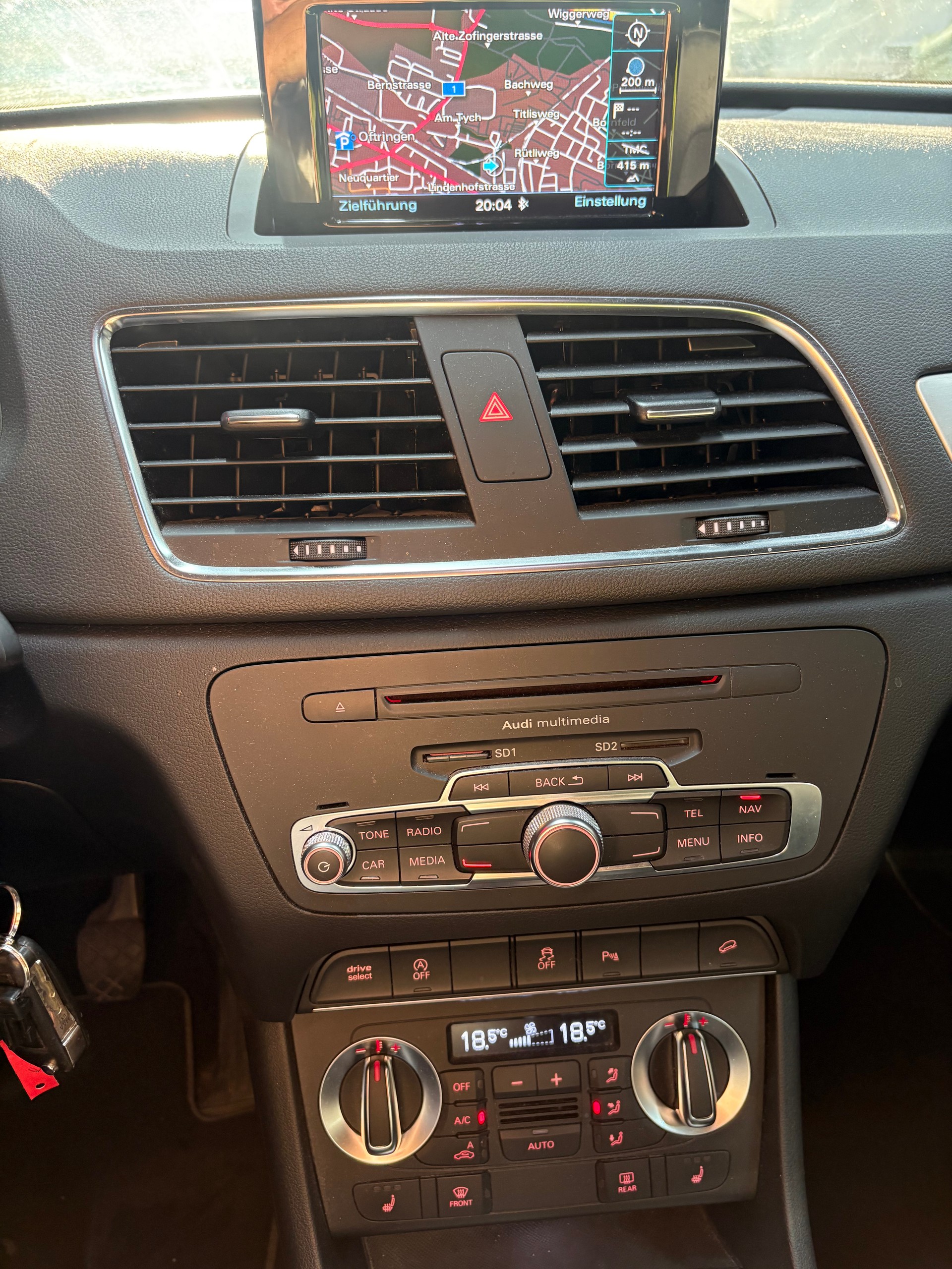 AUDI Q3 2.0 TFSI quattro-image-8