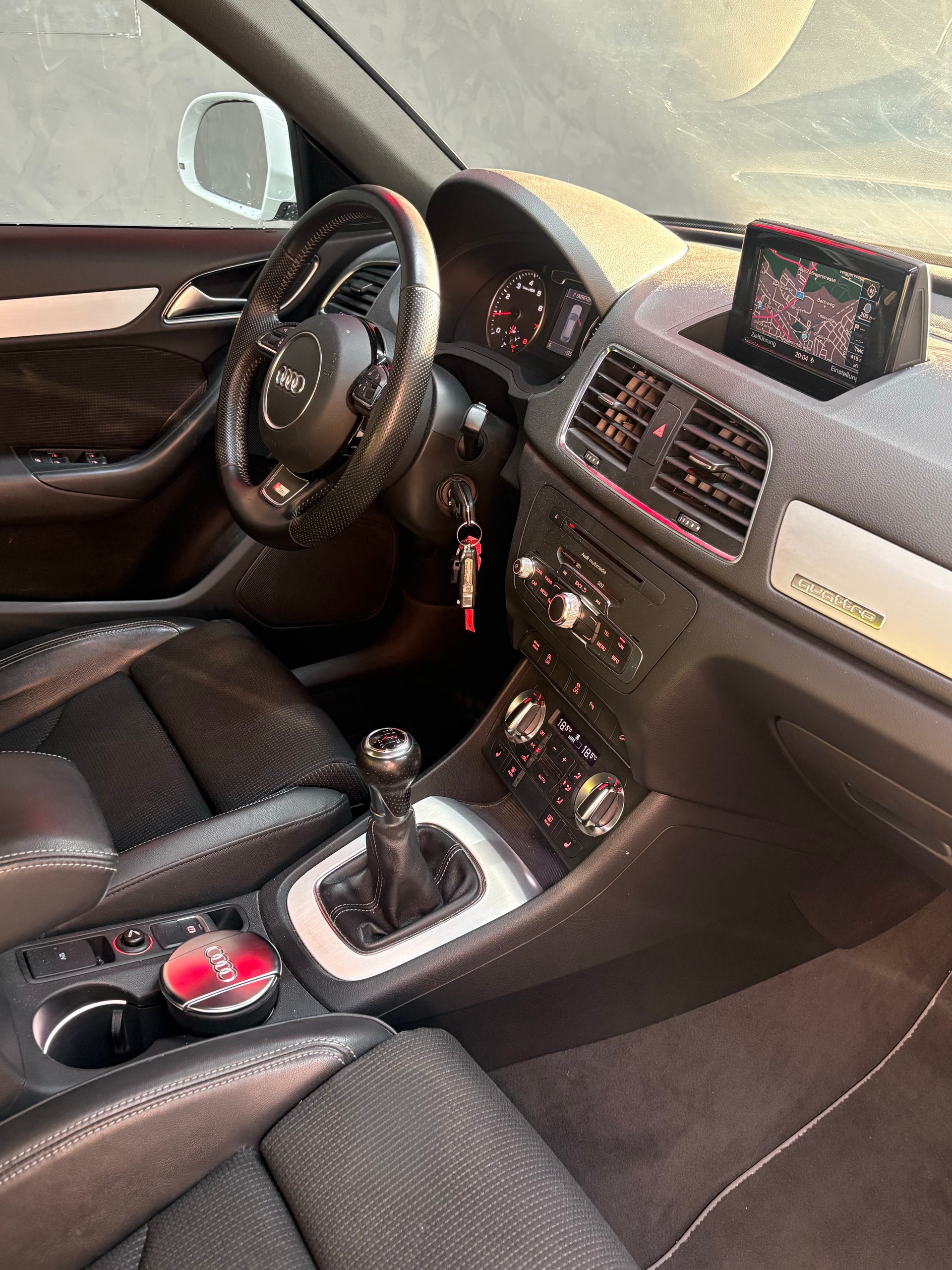 AUDI Q3 2.0 TFSI quattro-image-9