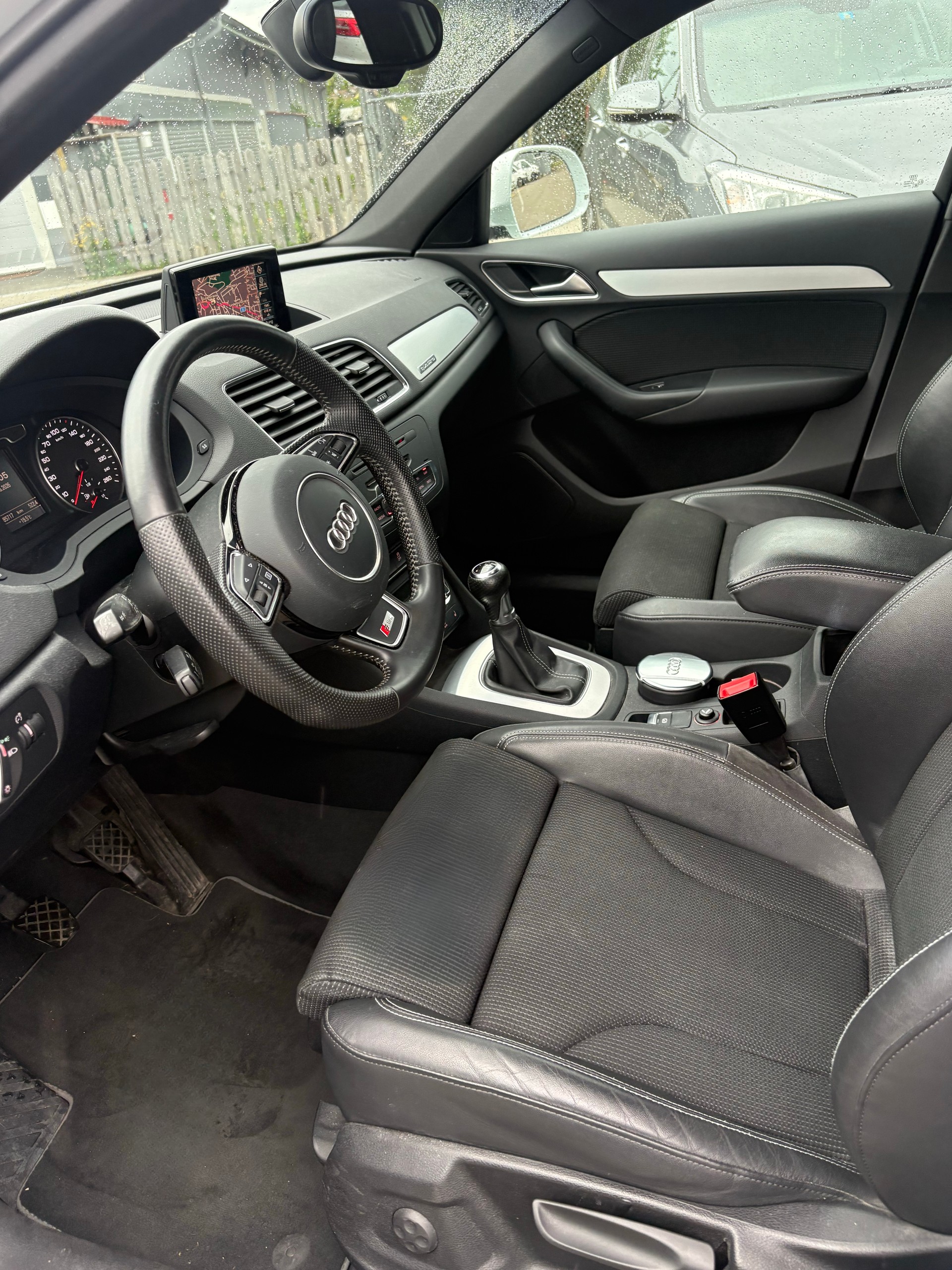 AUDI Q3 2.0 TFSI quattro-image-5