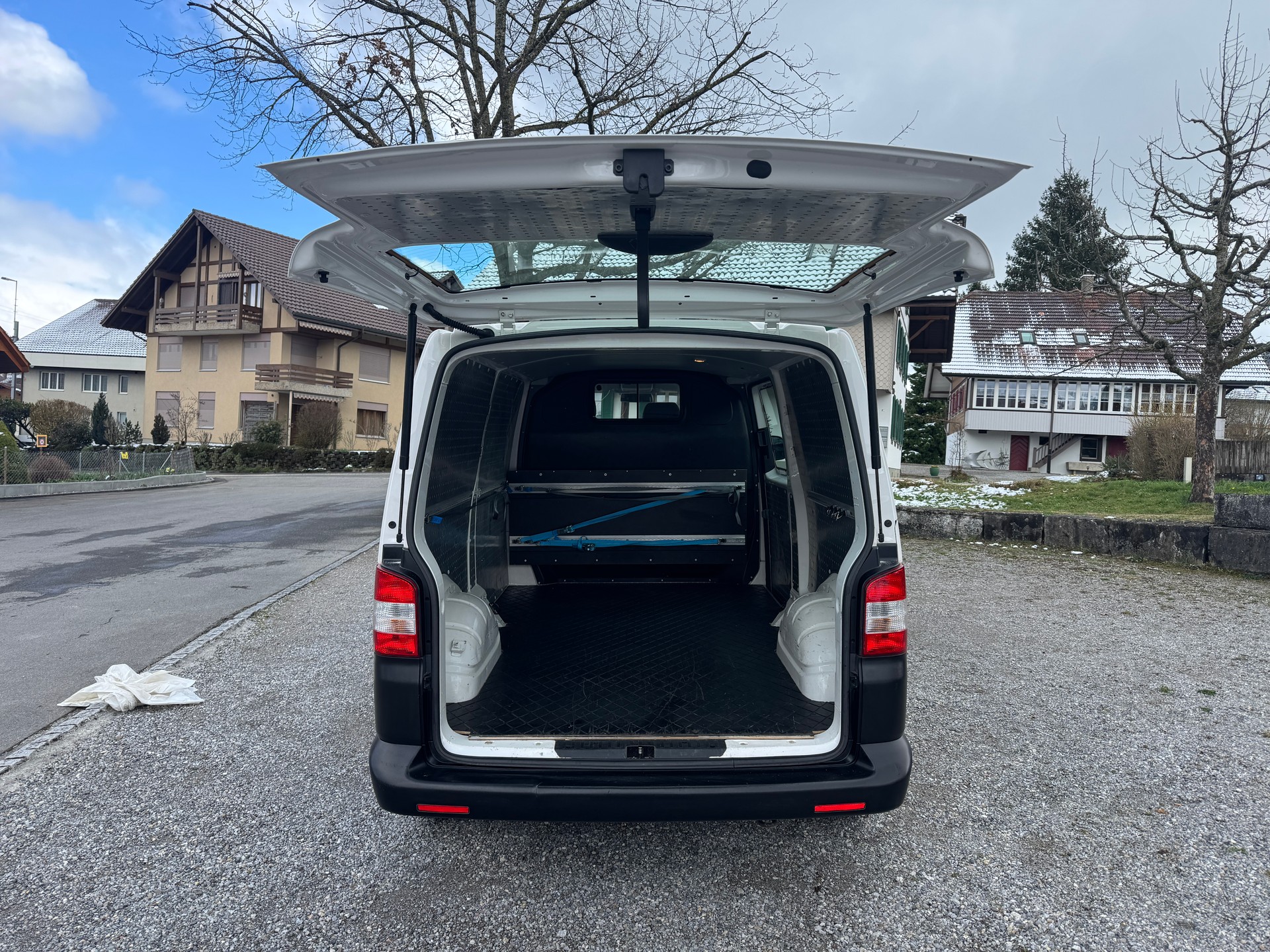 VW T5 2.0 TDI-image-4