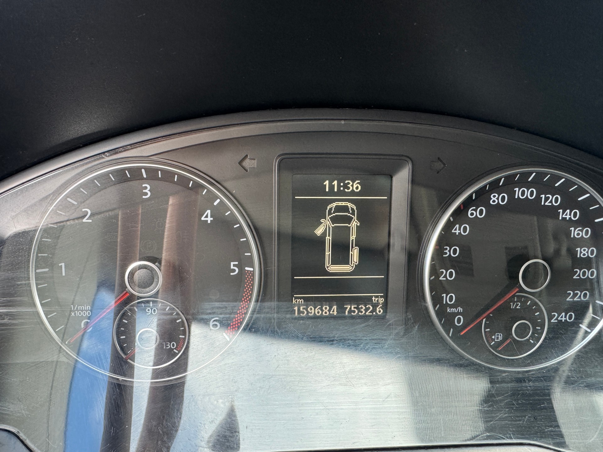VW T5 2.0 TDI-image-8