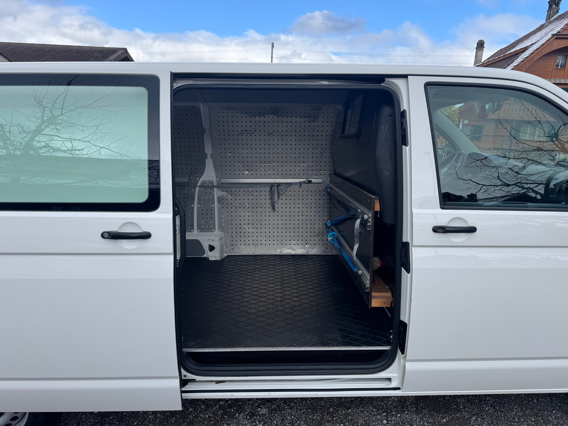 VW T5 2.0 TDI-image-5